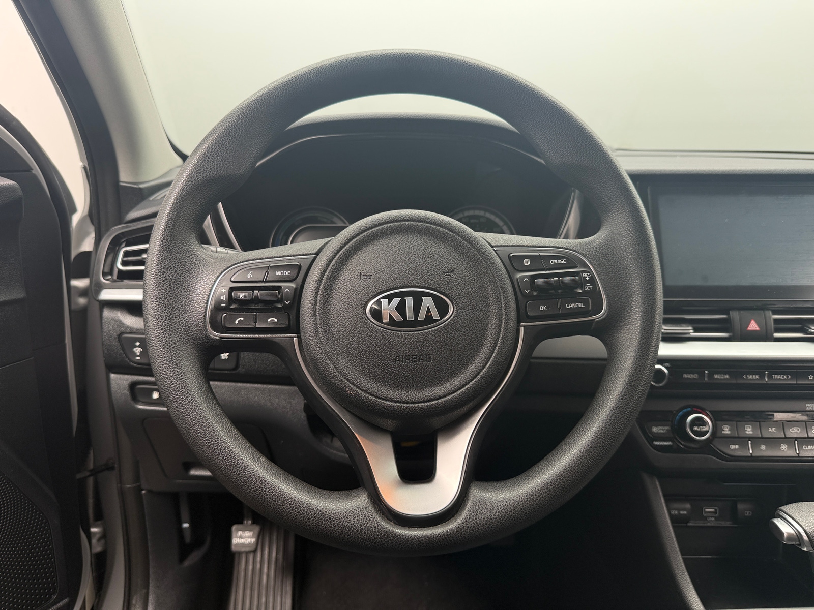 Thumbnail: 2021 Kia Niro - 5