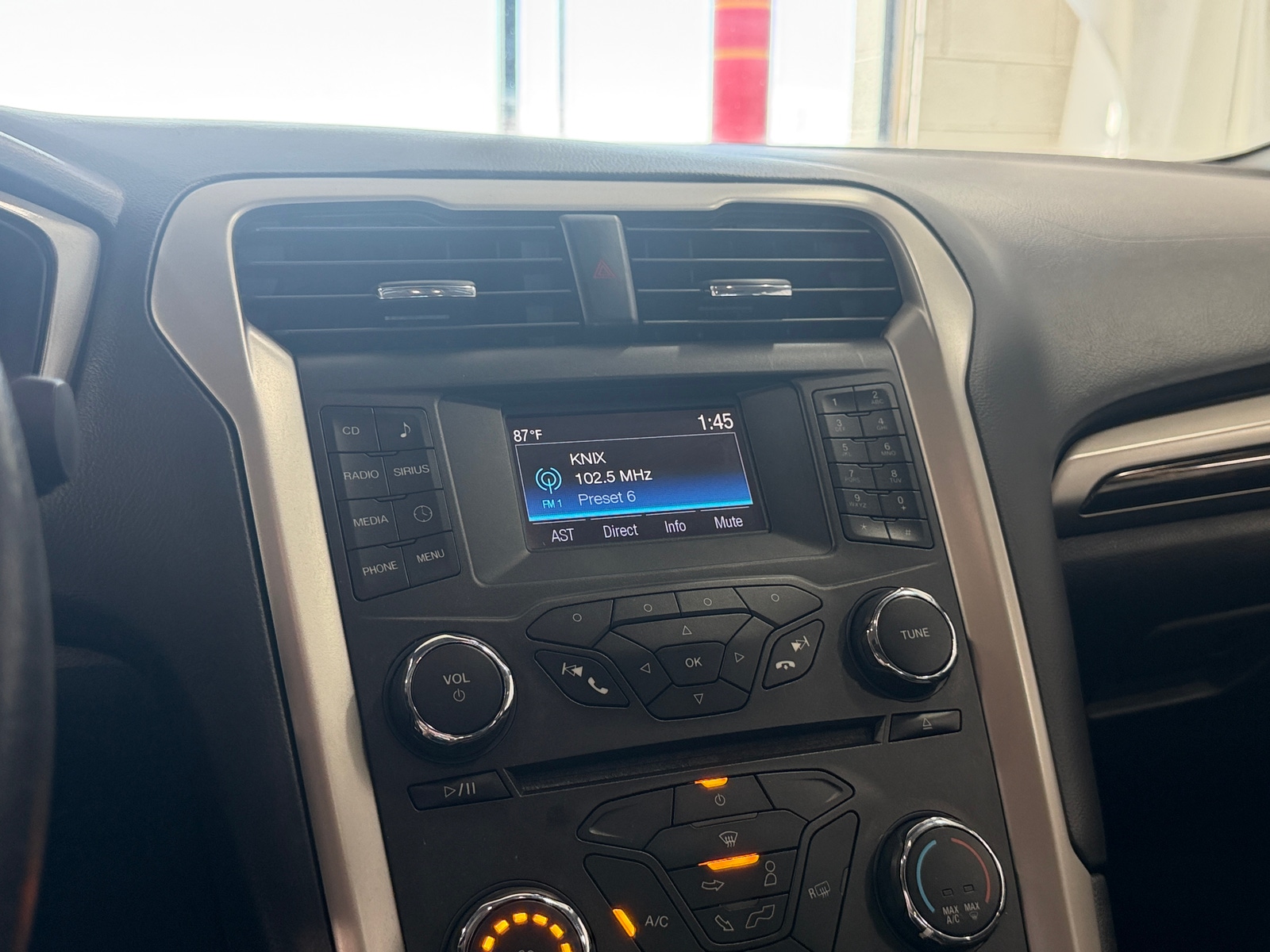 Thumbnail: 2016 Ford Fusion - 4