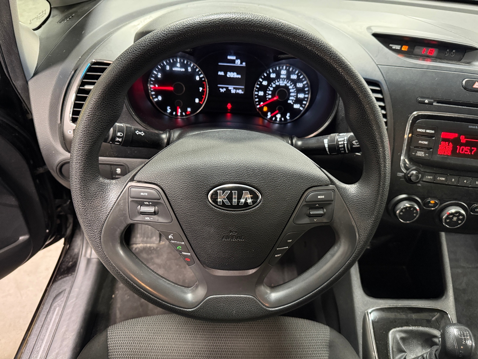 Thumbnail: 2017 Kia Forte - 5