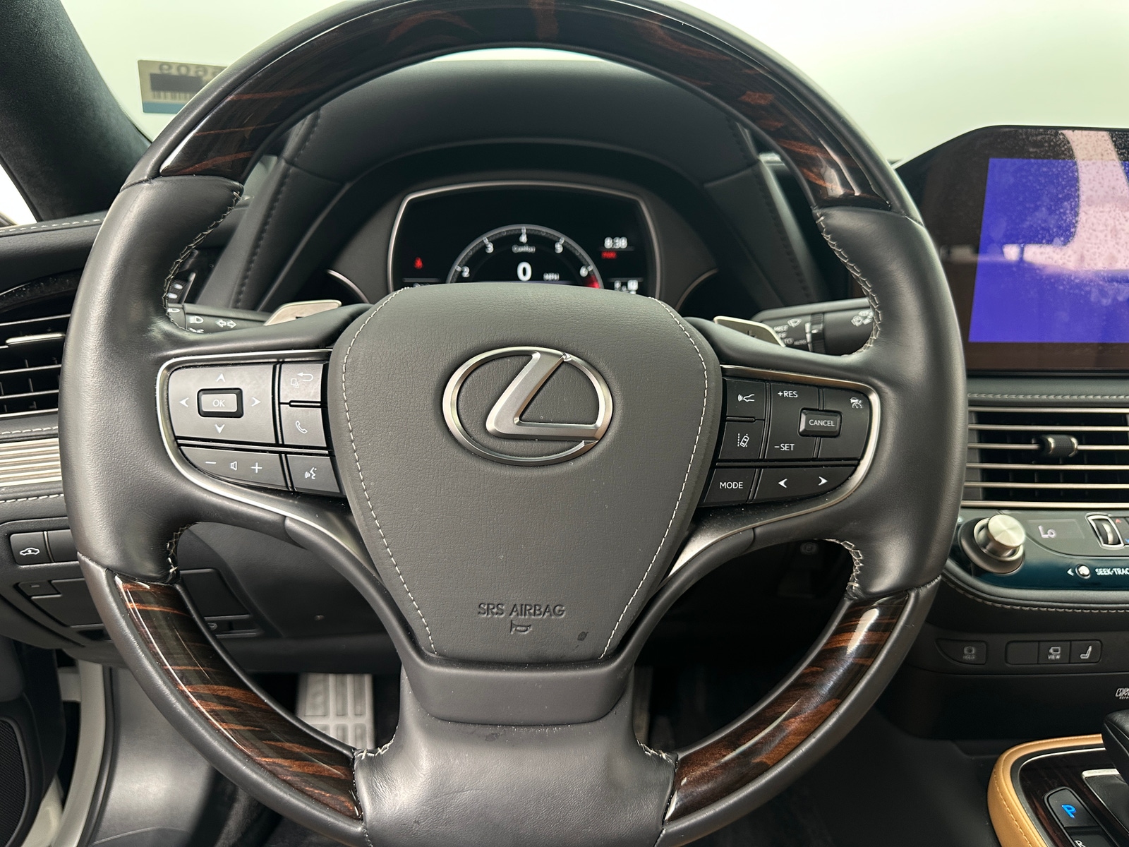 Thumbnail: 2023 Lexus LS - 4