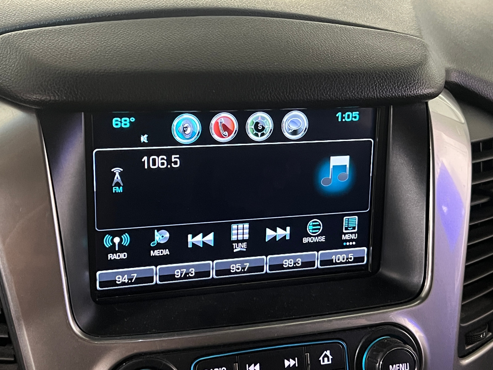 Thumbnail: 2019 Chevrolet Suburban - 3
