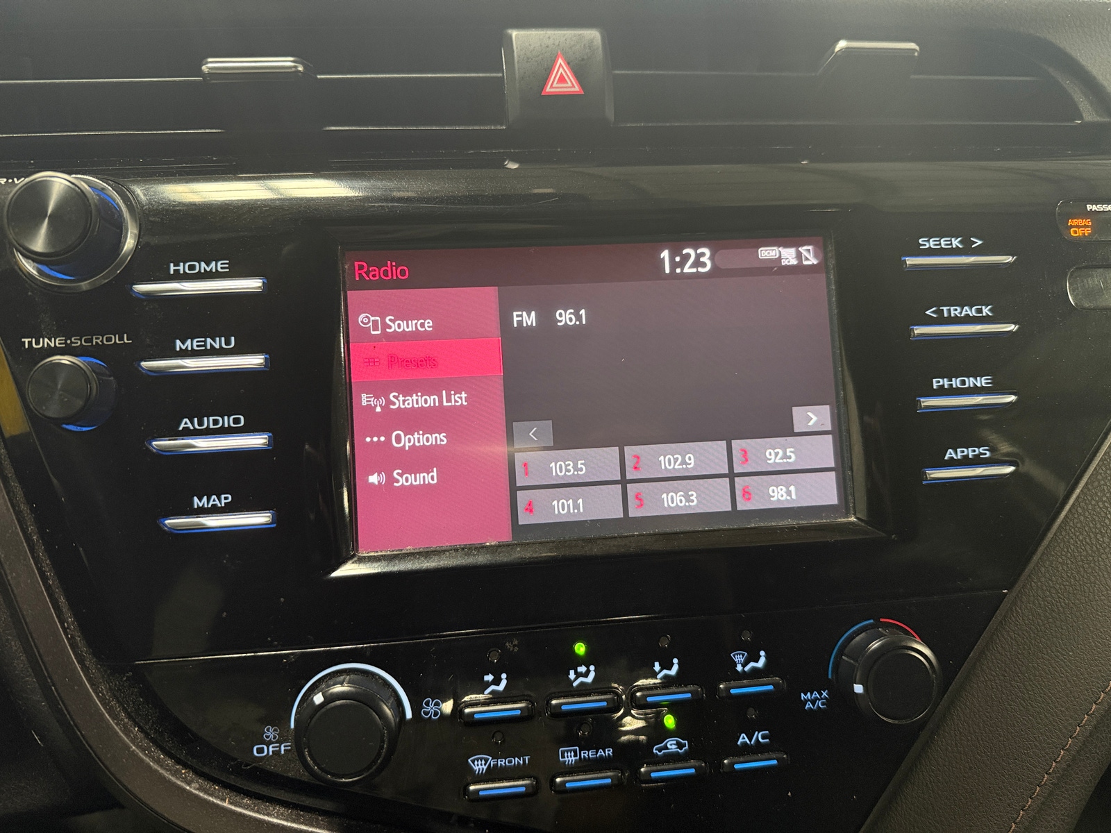Thumbnail: 2019 Toyota Camry - 4