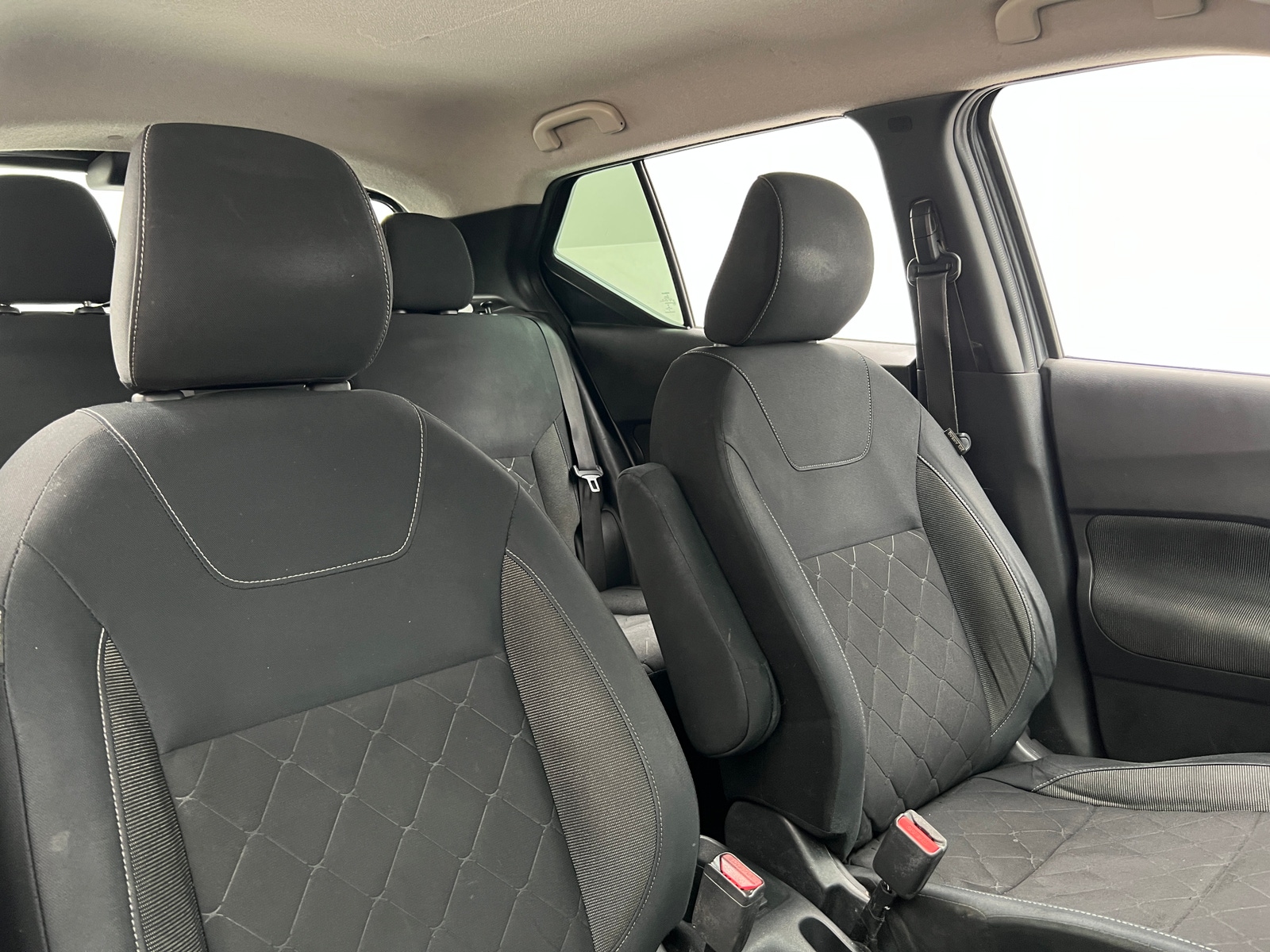 Thumbnail: 2019 Nissan Kicks - 2