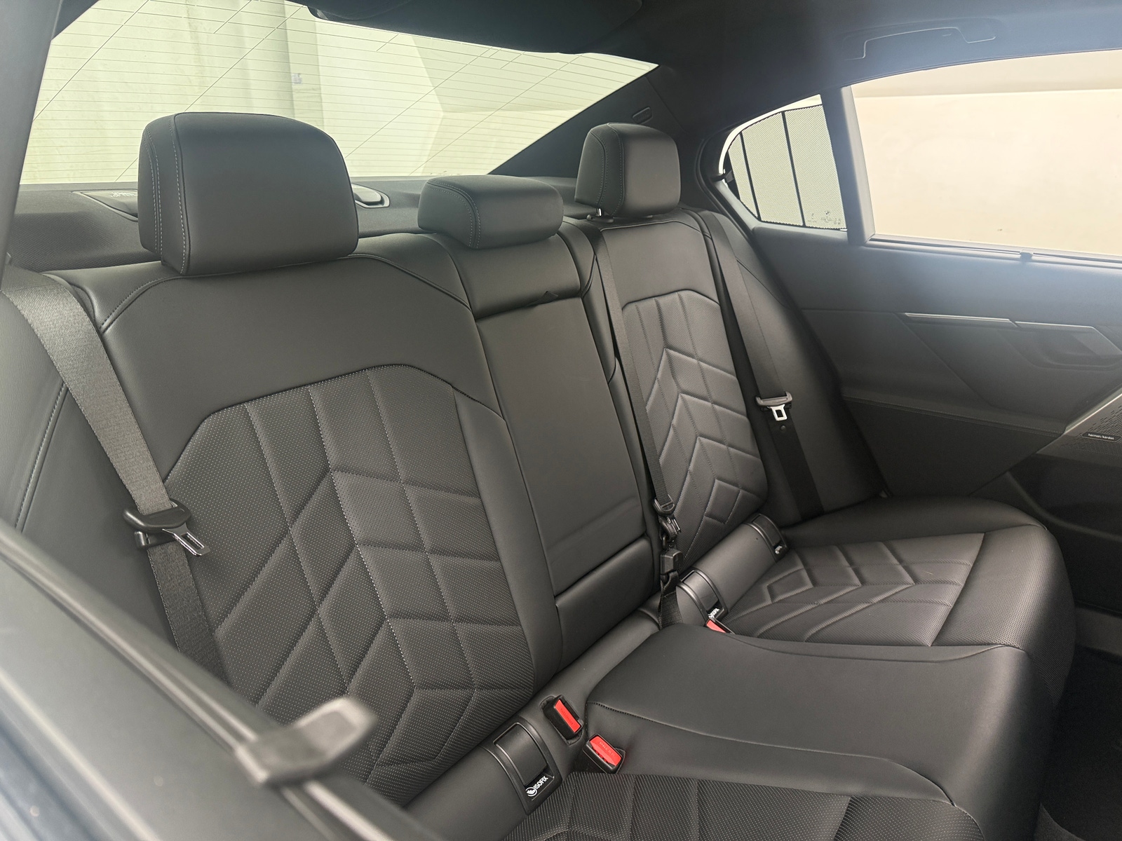 Thumbnail: 2026 BMW 5 Series - 5