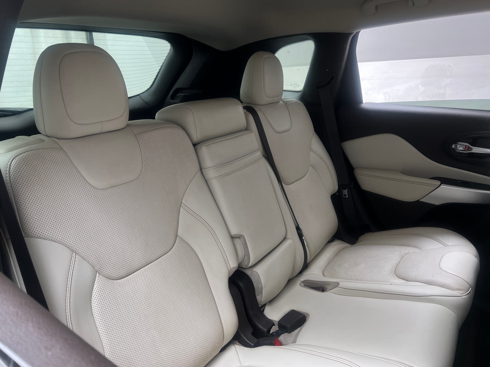 Thumbnail: 2016 Jeep Cherokee - 5
