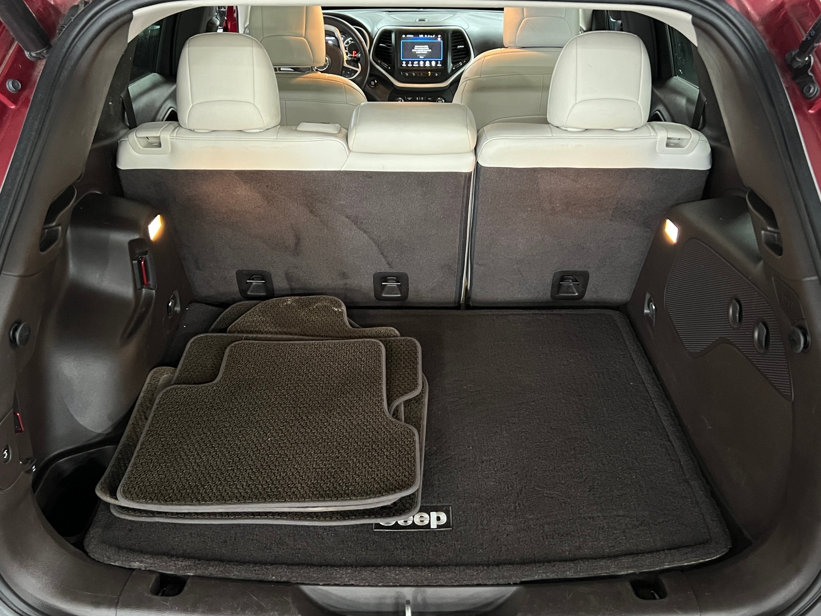 Thumbnail: 2016 Jeep Cherokee - 6