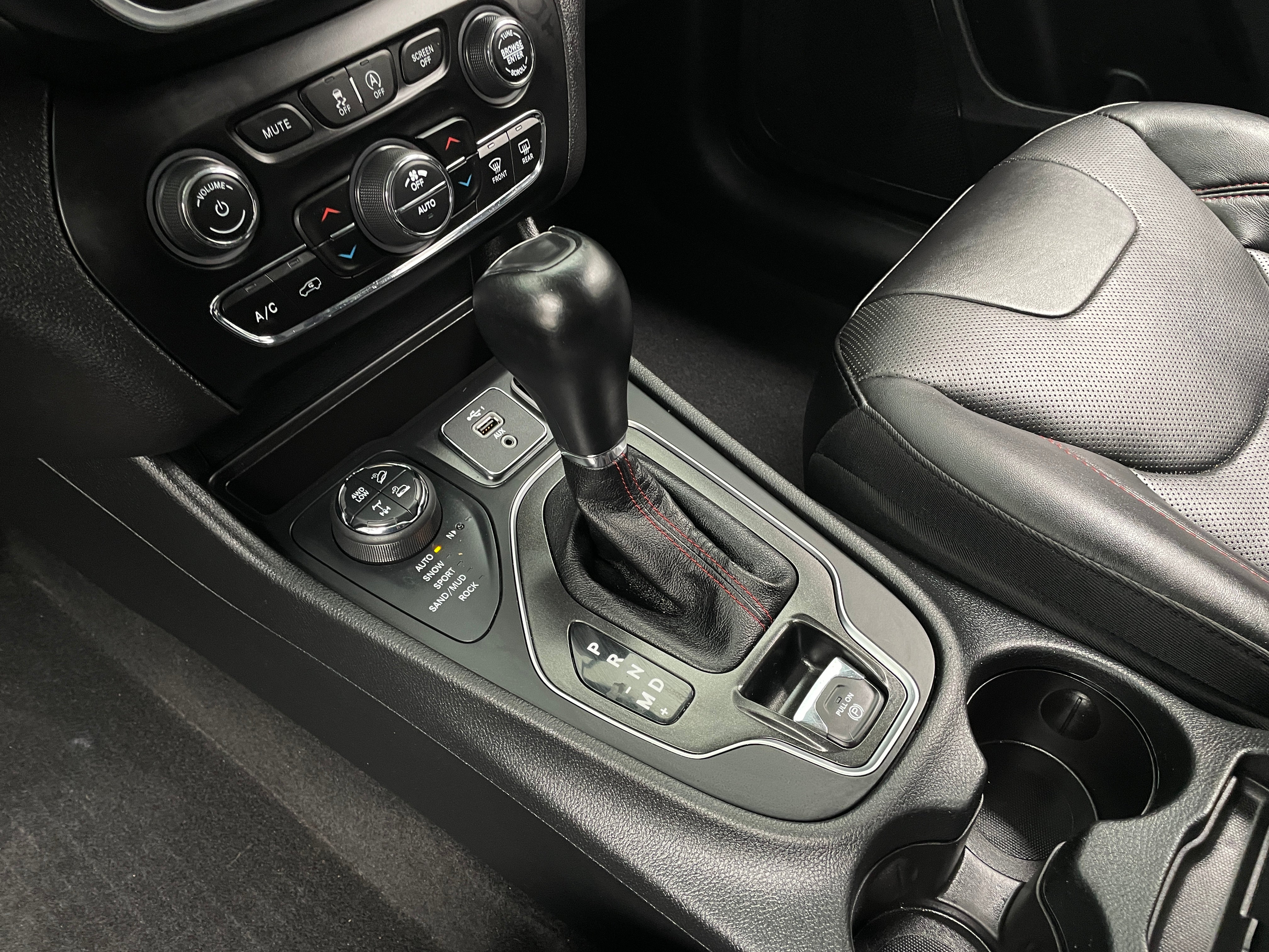 2021 Jeep Cherokee Trailhawk - Photo 6