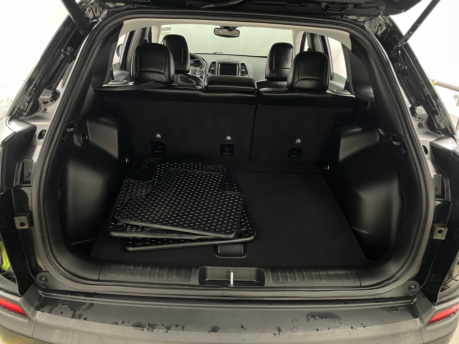Thumbnail: 2021 Jeep Cherokee - 6