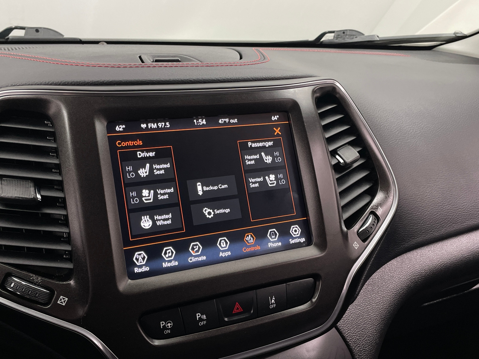 Thumbnail: 2021 Jeep Cherokee - 3