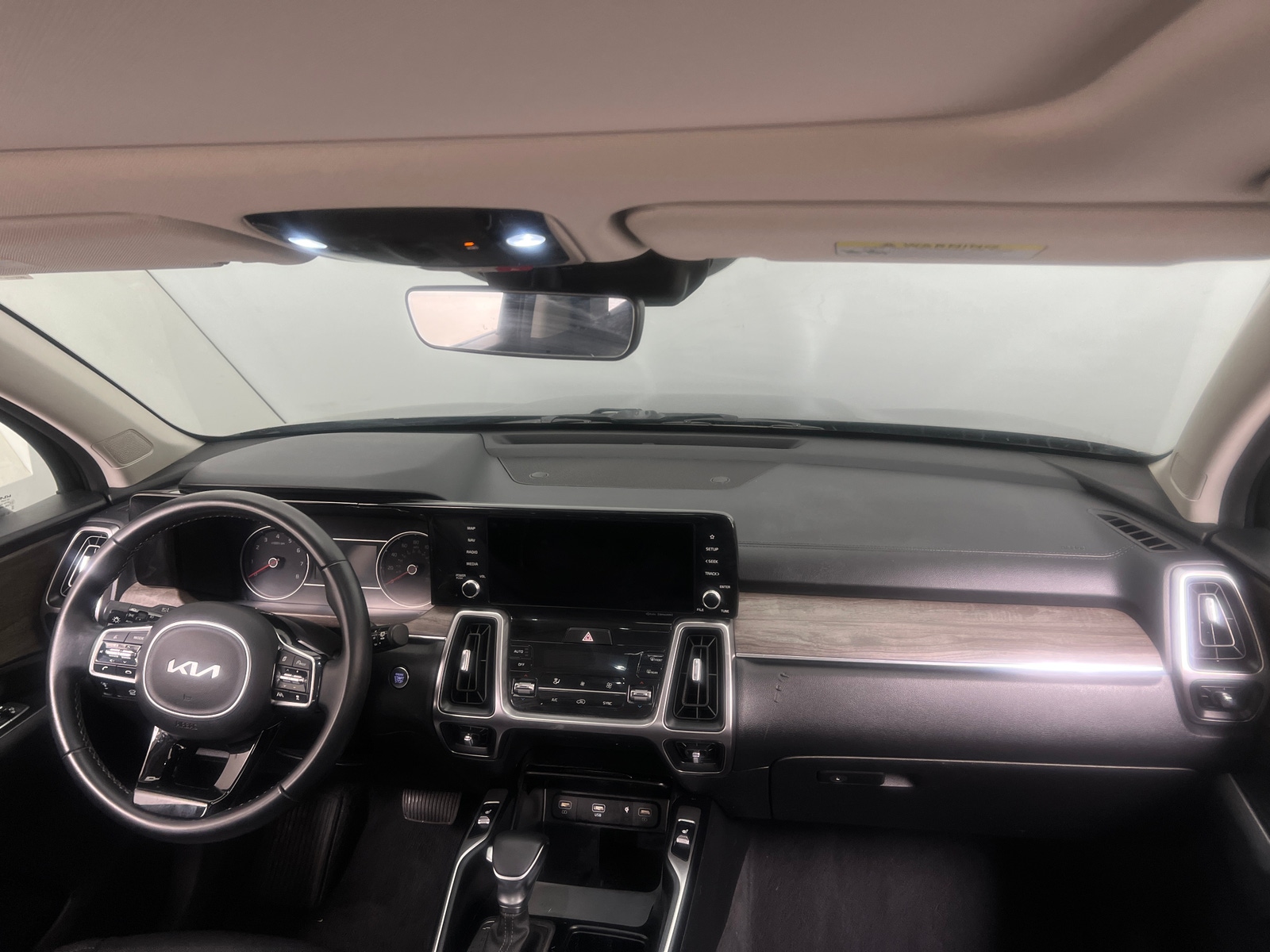 Thumbnail: 2023 Kia Sorento - 2