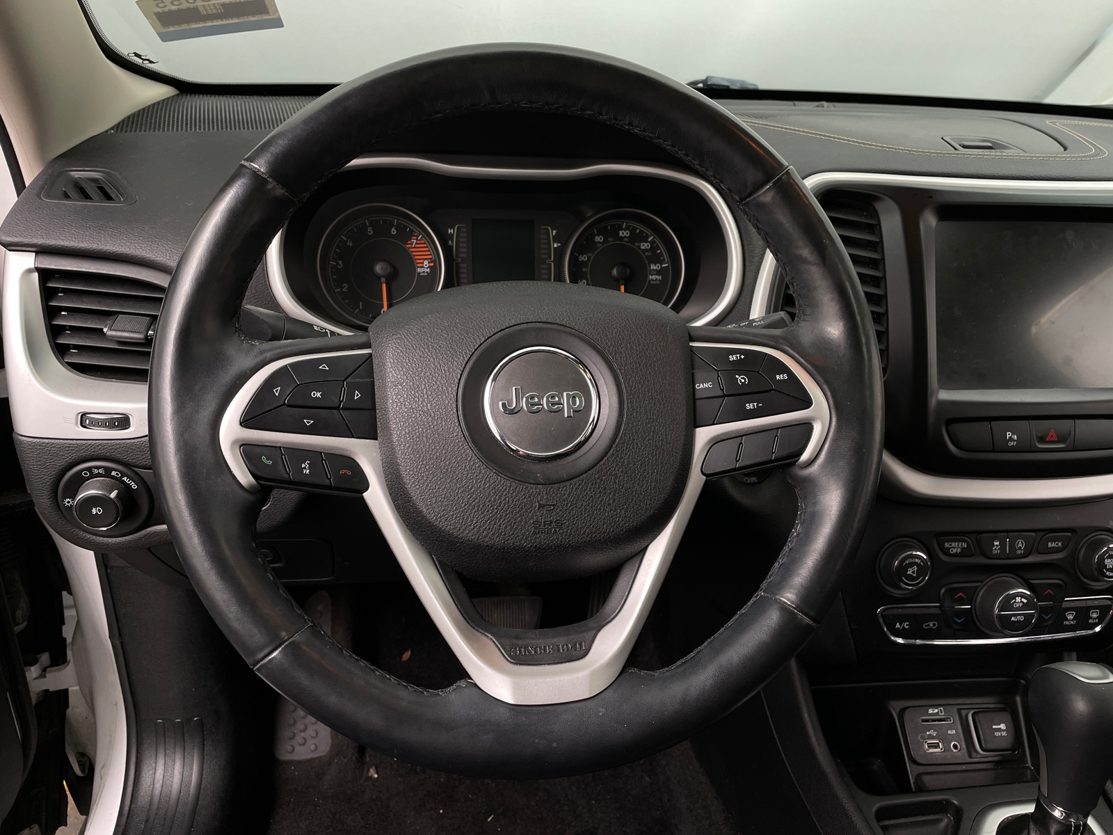 Thumbnail: 2018 Jeep Cherokee - 5