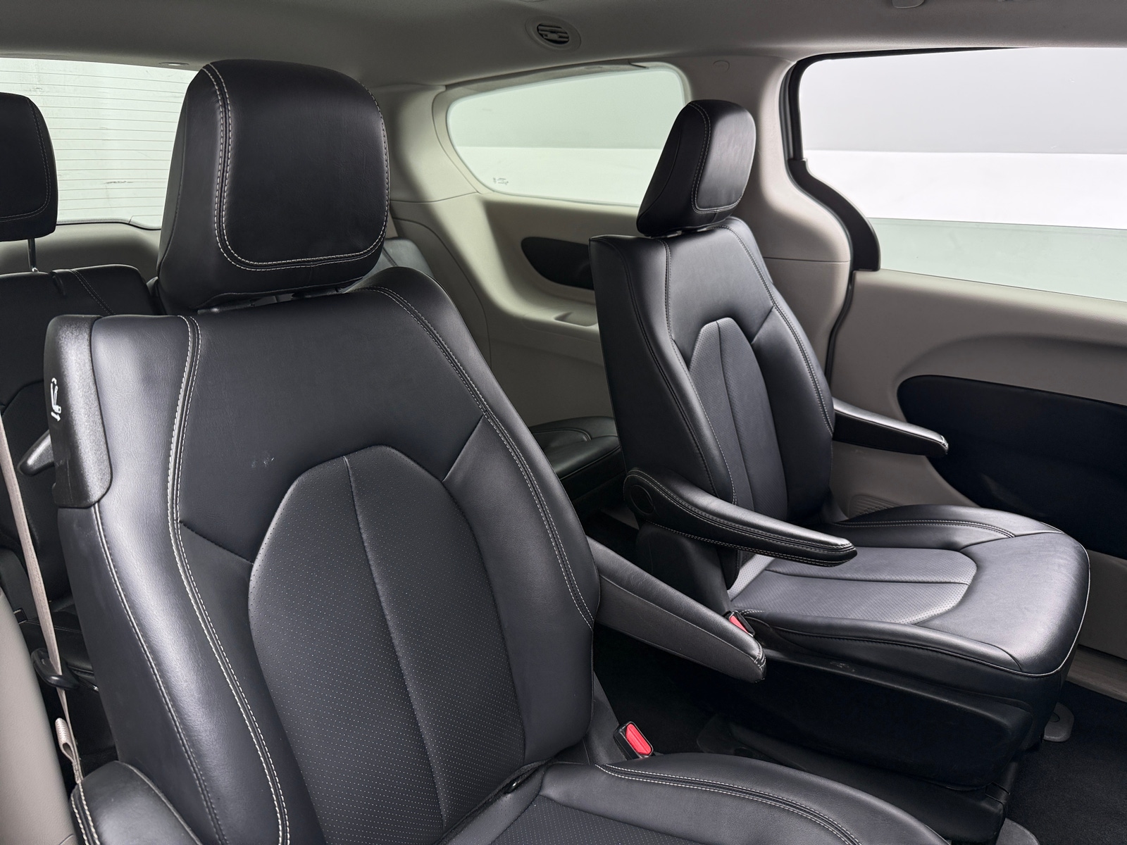 Thumbnail: 2024 Chrysler Pacifica - 5