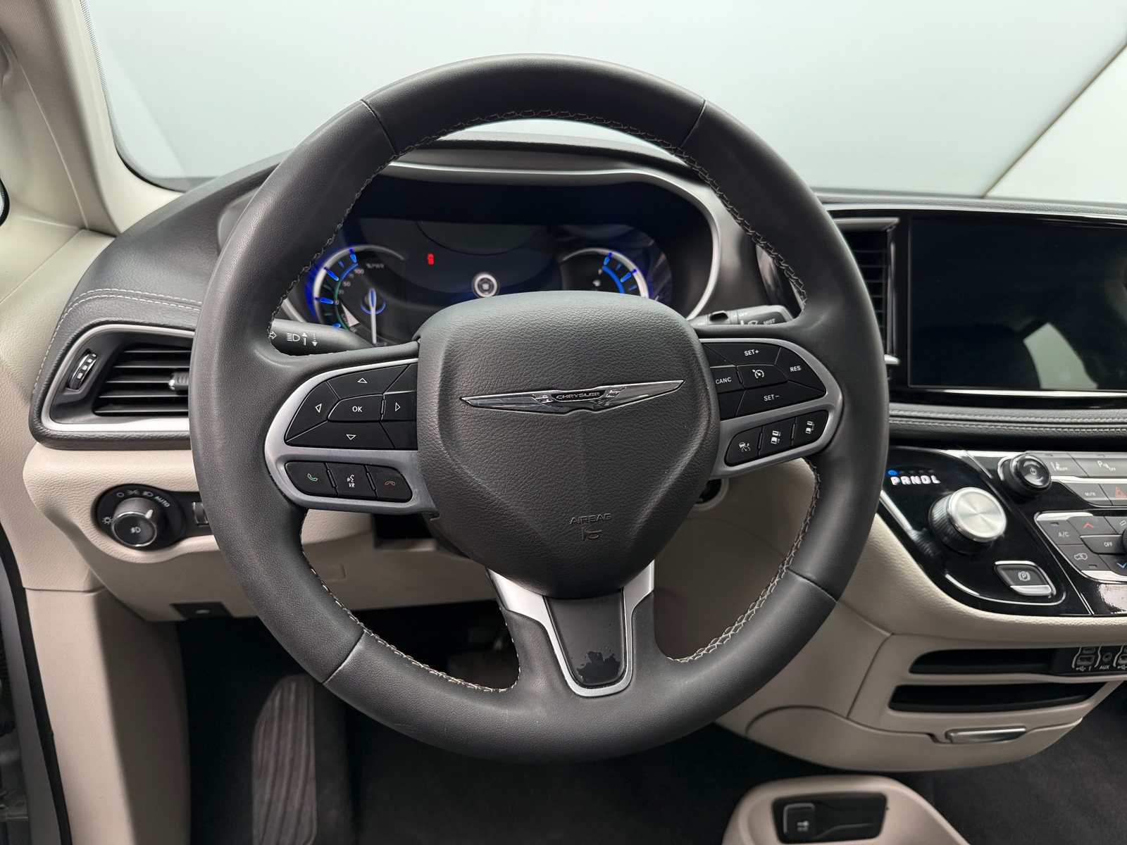 Thumbnail: 2024 Chrysler Pacifica - 4