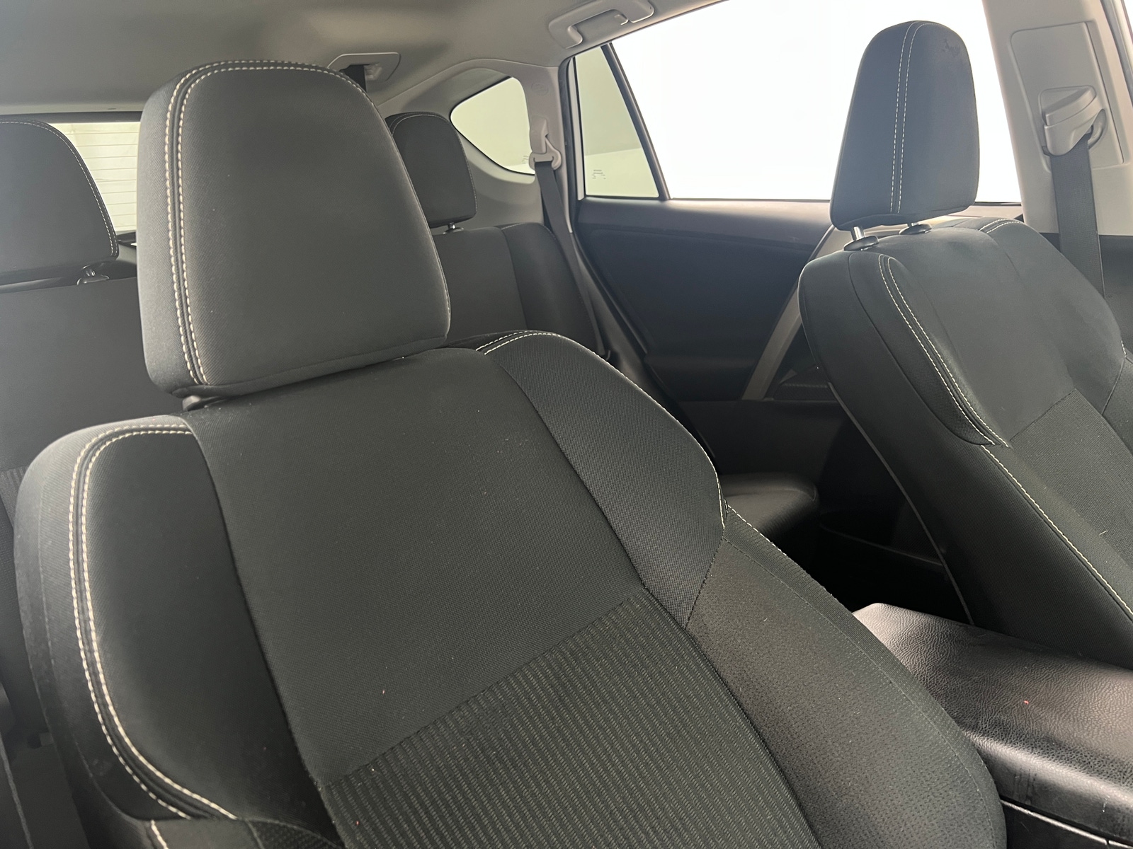 Thumbnail: 2015 Toyota RAV4 - 2