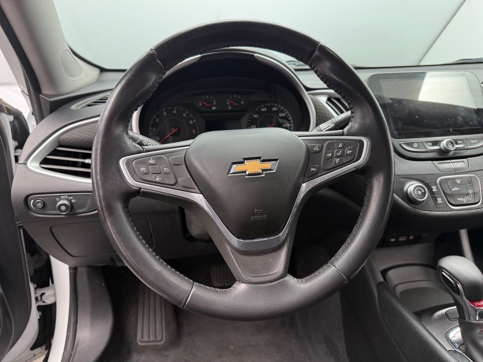 Thumbnail: 2022 Chevrolet Malibu - 5