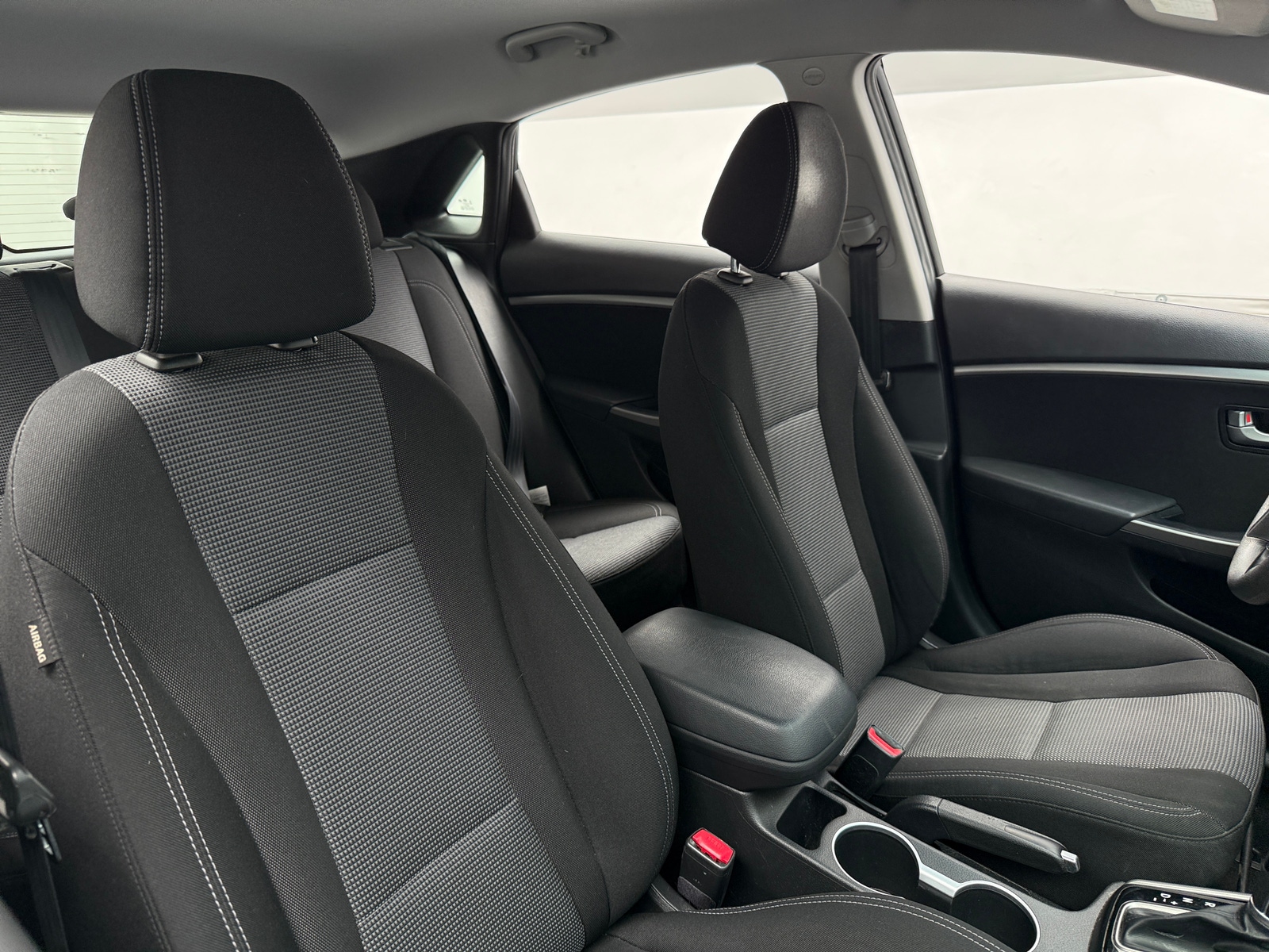 Thumbnail: 2017 Hyundai Elantra - 2
