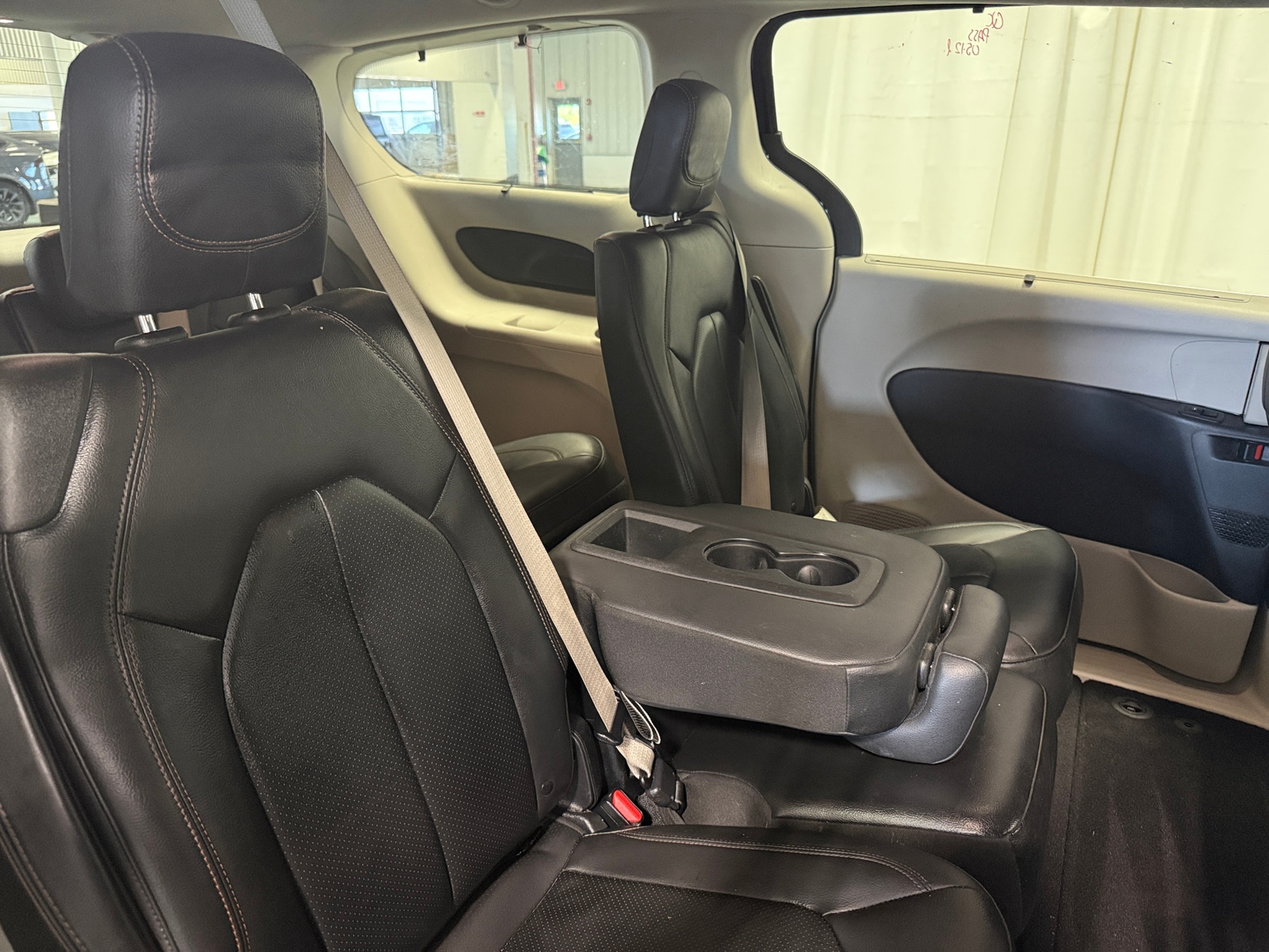 Thumbnail: 2020 Chrysler Pacifica - 5