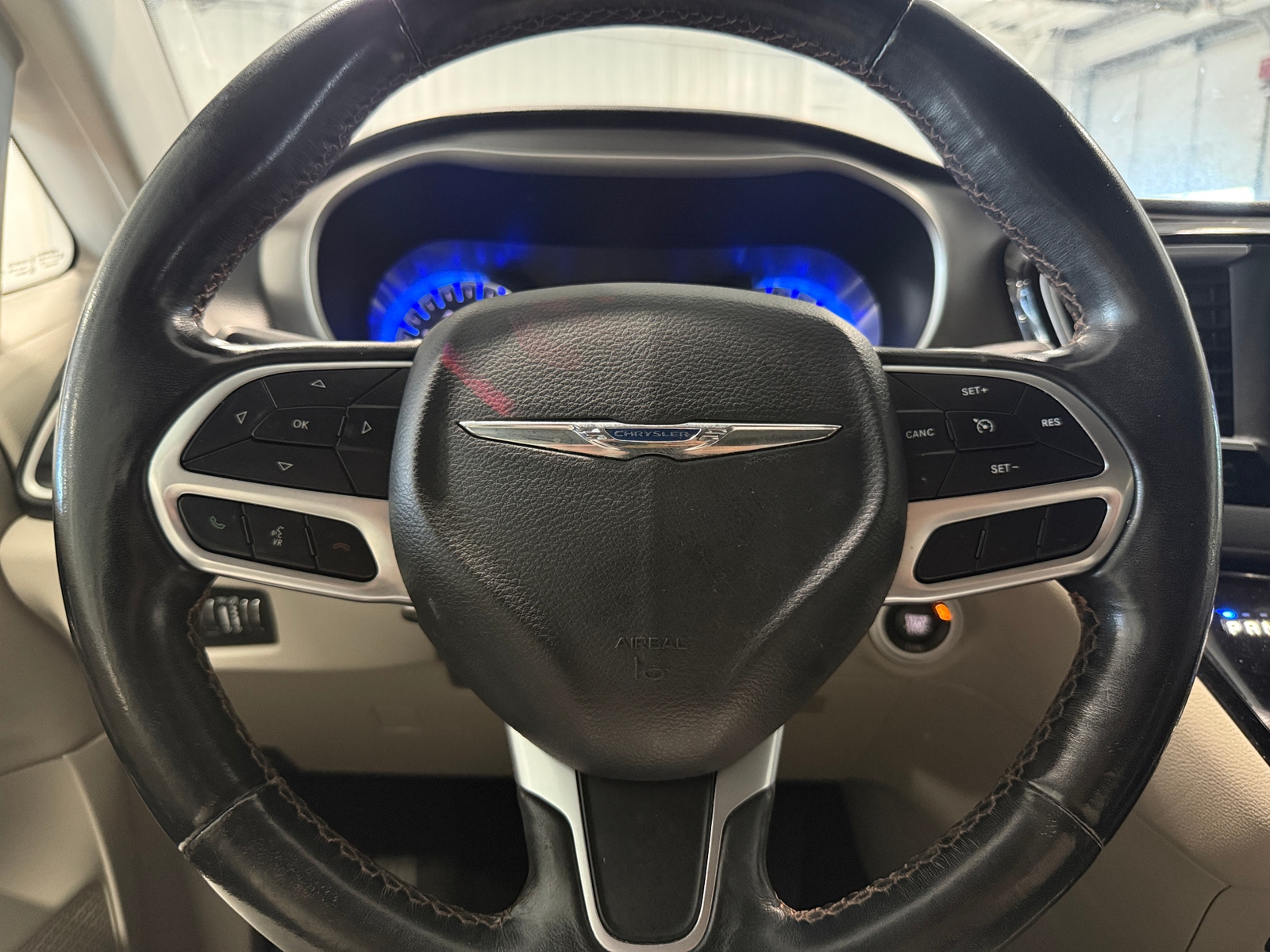 Thumbnail: 2020 Chrysler Pacifica - 4