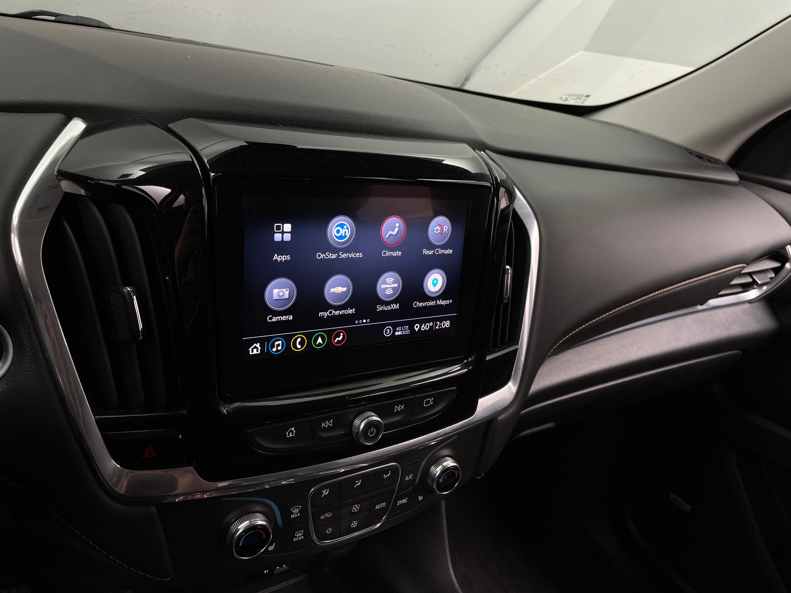 Thumbnail: 2020 Chevrolet Traverse - 3