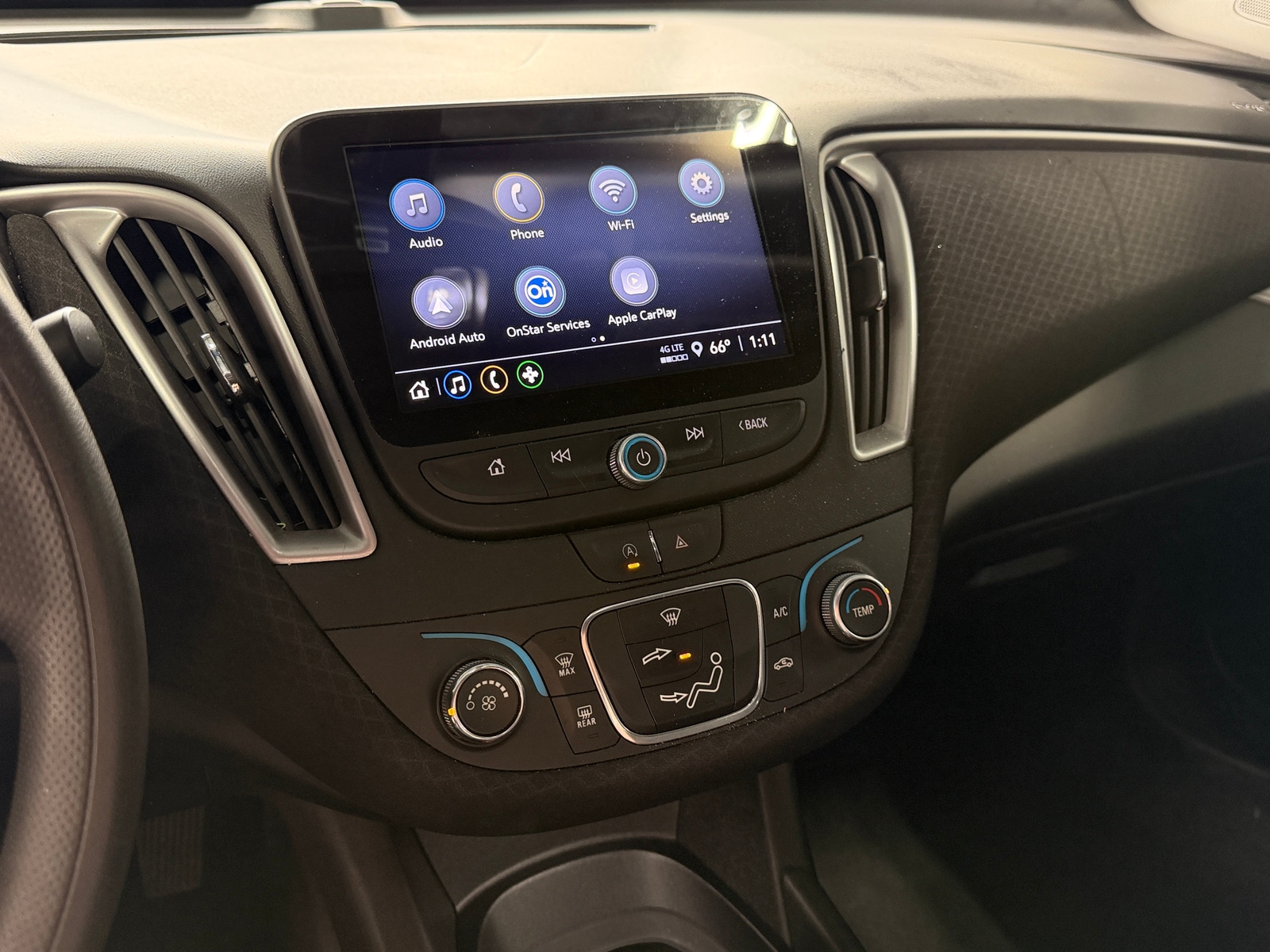 Thumbnail: 2021 Chevrolet Malibu - 4
