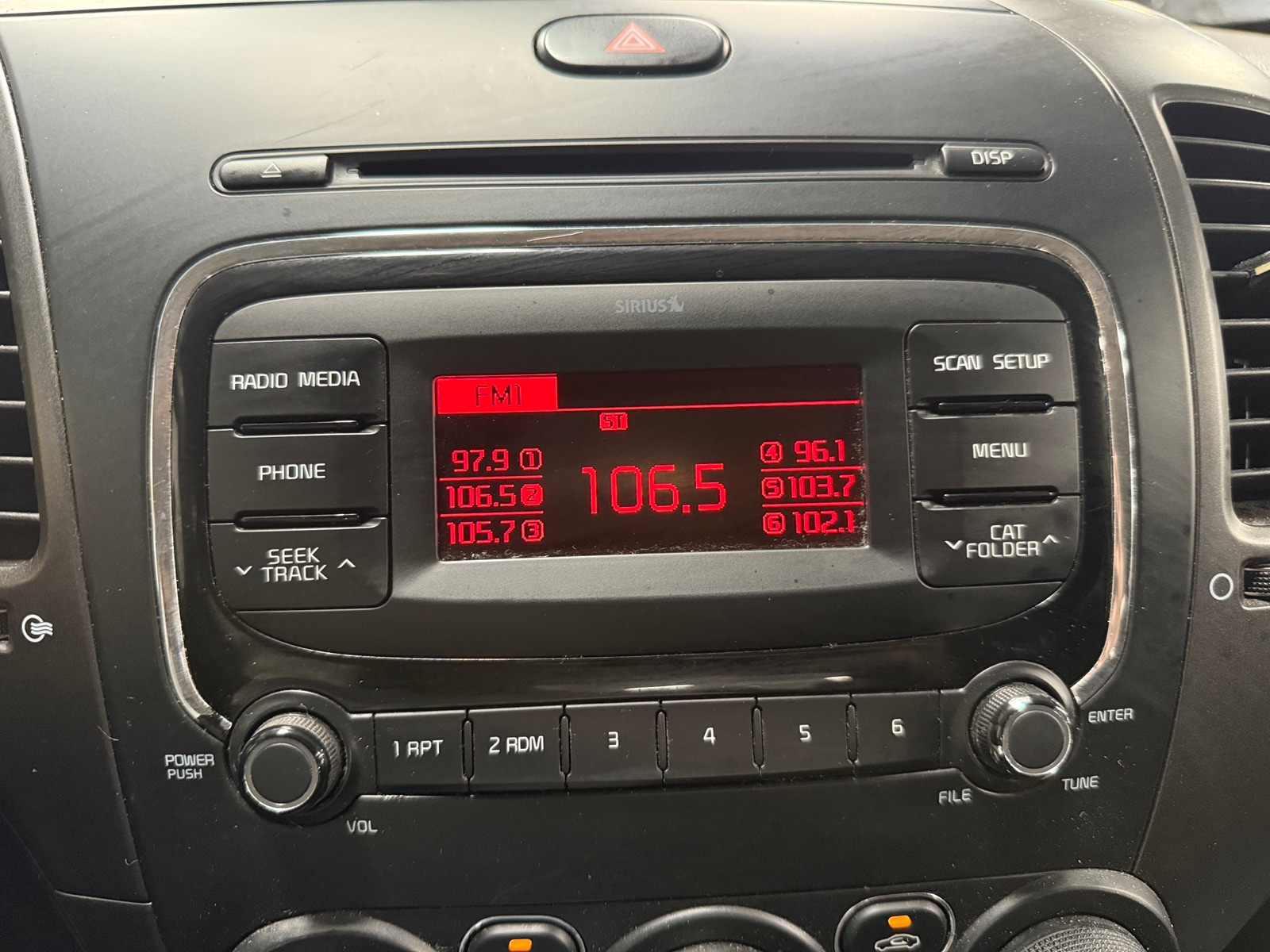Thumbnail: 2018 Kia Forte - 4