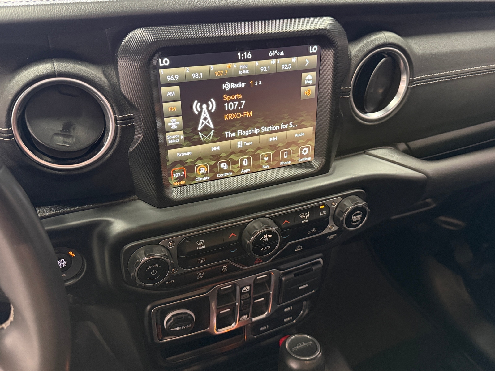 Thumbnail: 2023 Jeep Gladiator - 3