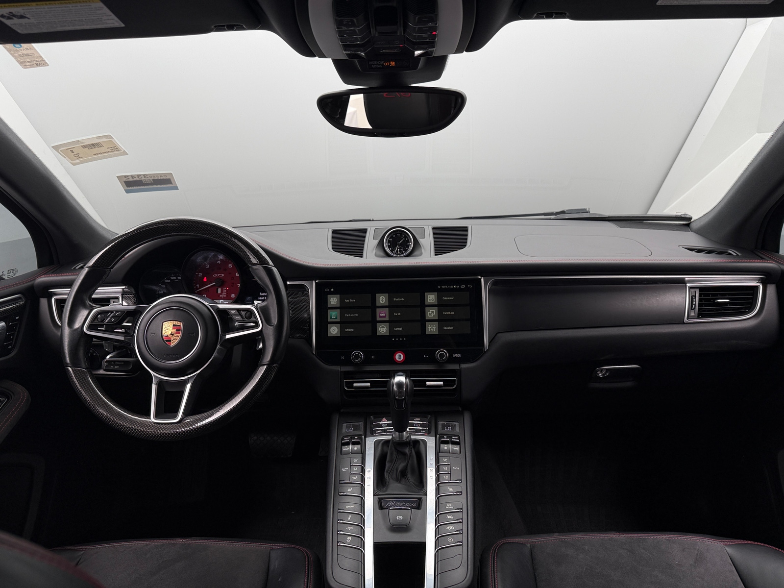 Thumbnail: 2017 Porsche Macan - 2