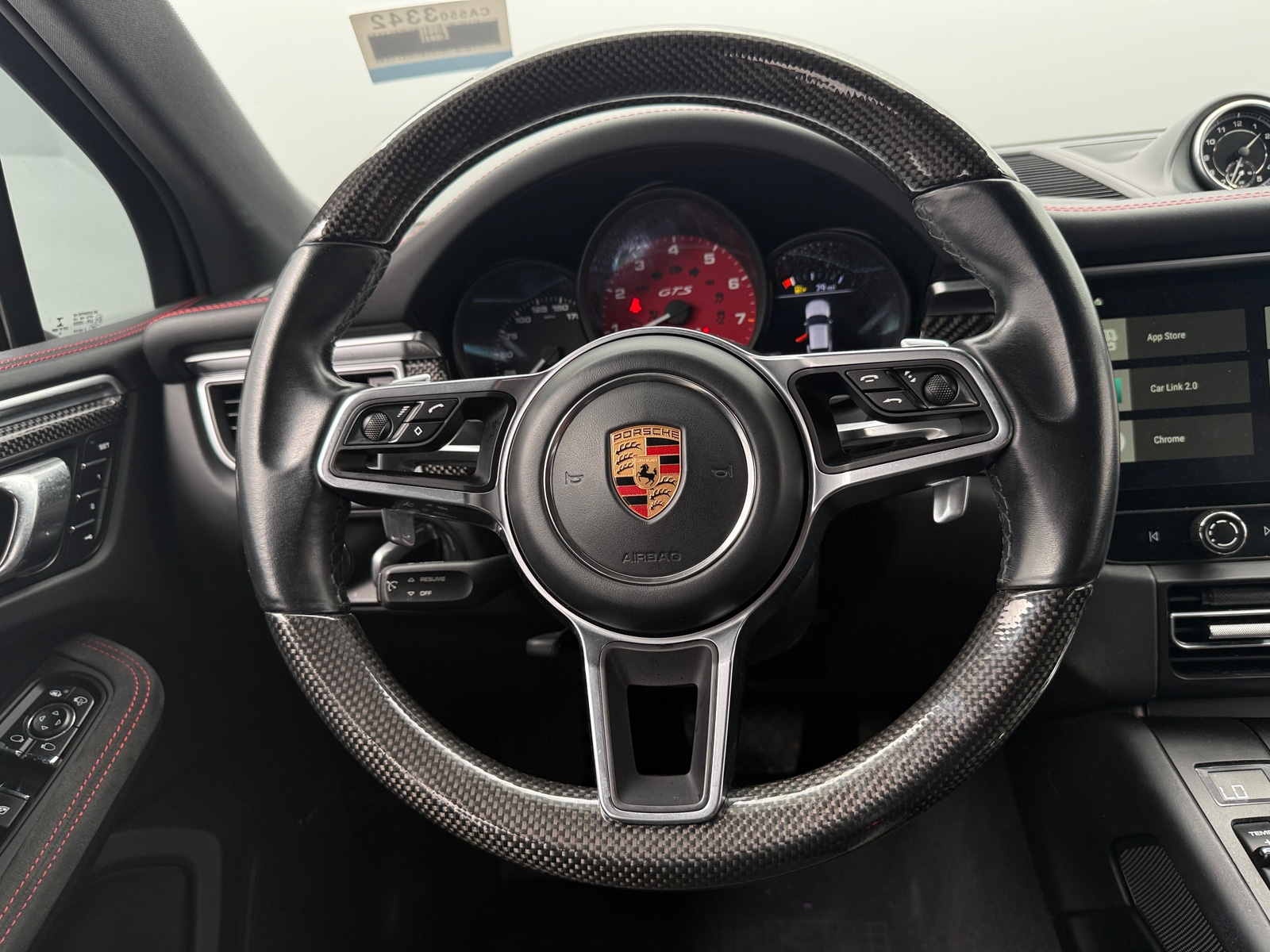 Thumbnail: 2017 Porsche Macan - 4