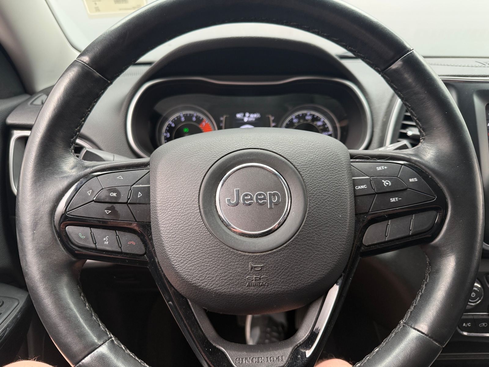 Thumbnail: 2019 Jeep Cherokee - 5