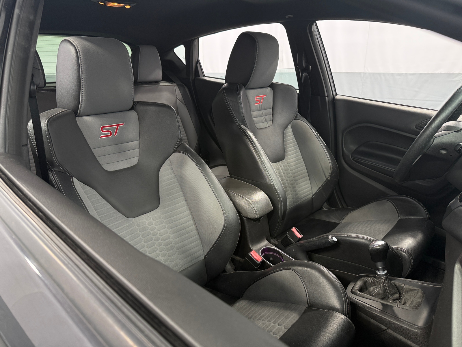 Thumbnail: 2015 Ford Fiesta - 2