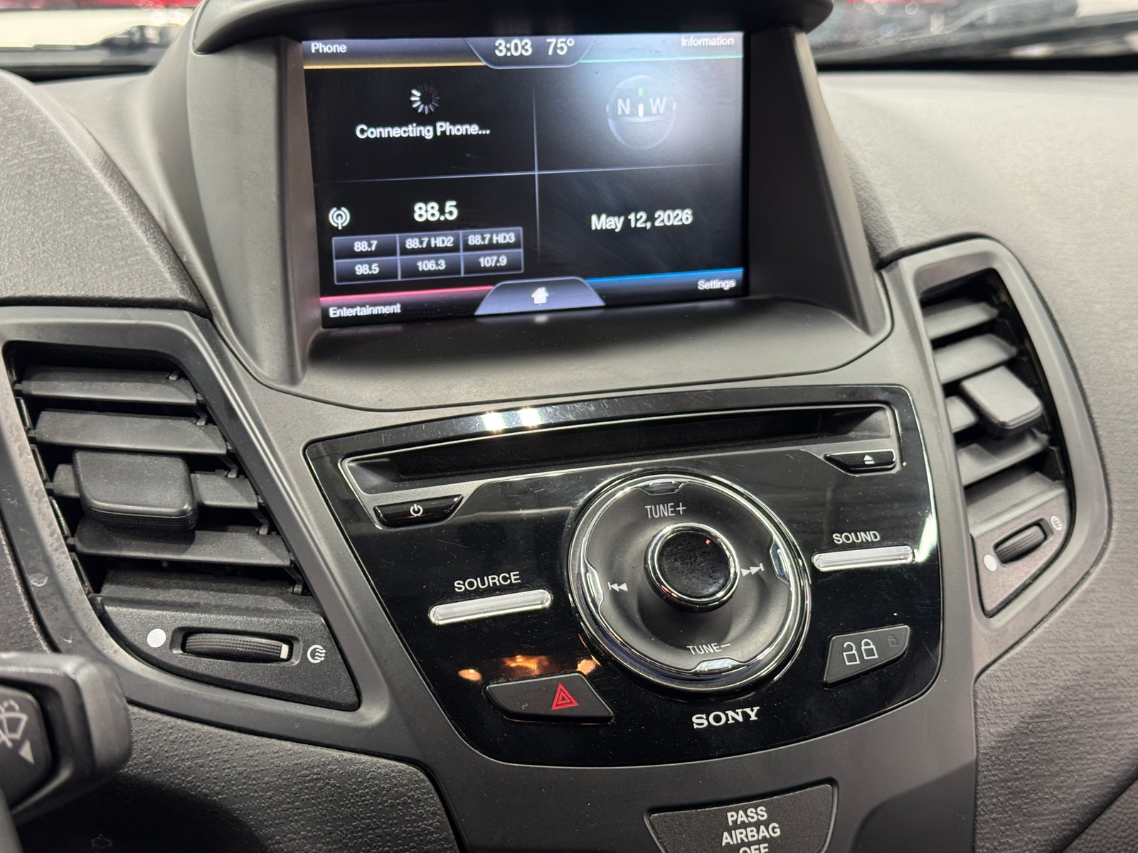 Thumbnail: 2015 Ford Fiesta - 4