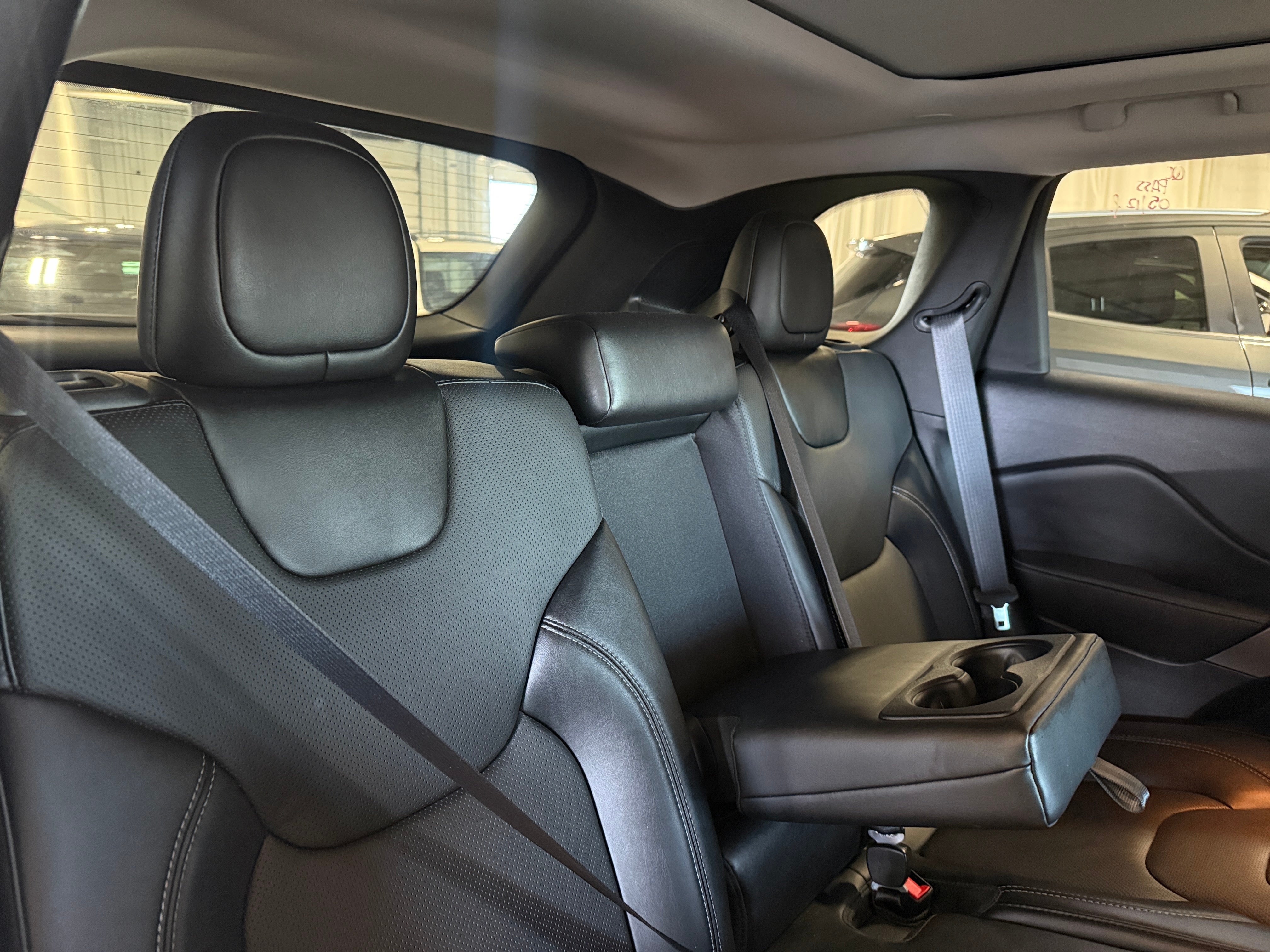 2022 Jeep Cherokee Latitude Lux - Photo 4