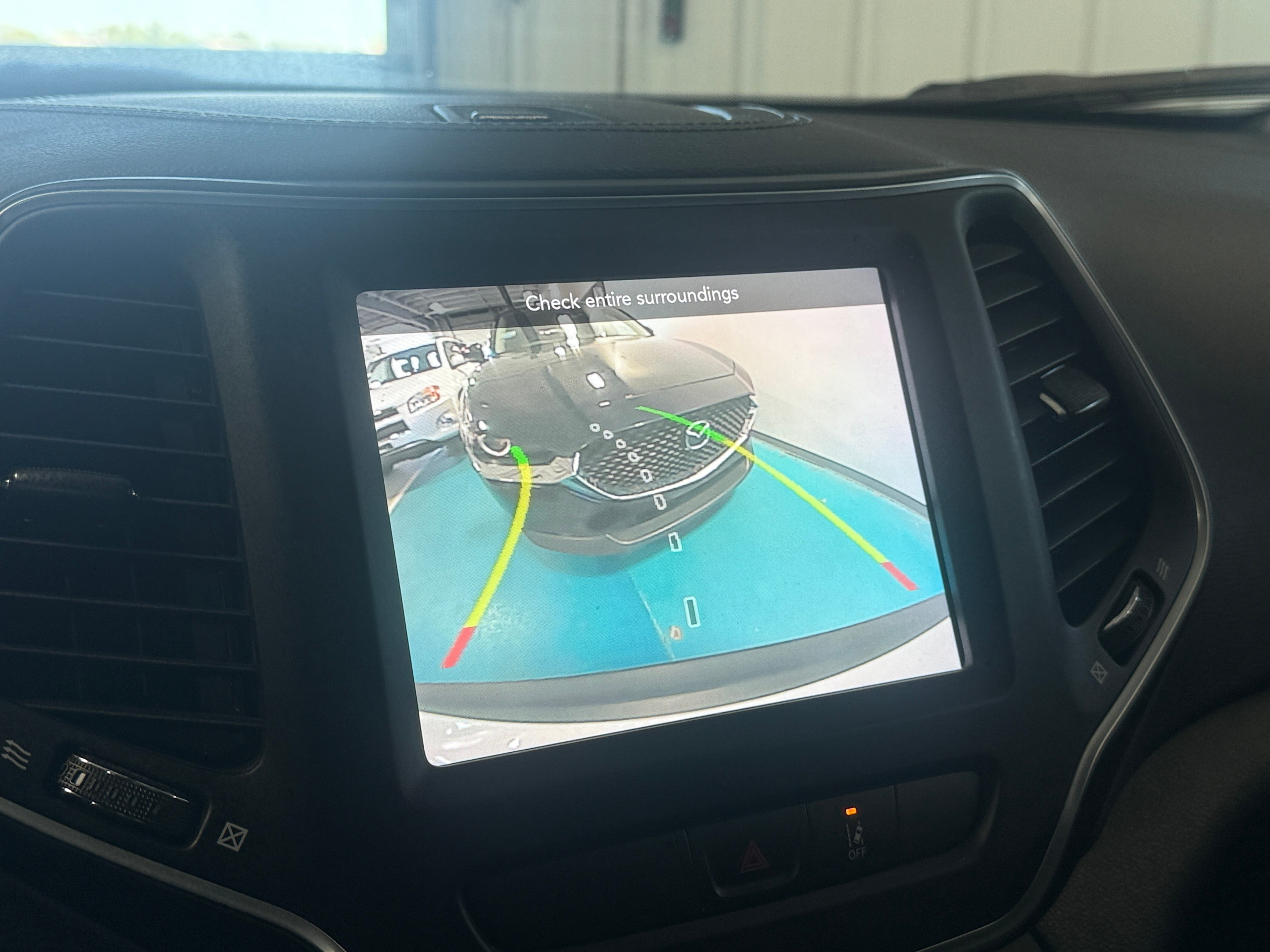 2022 Jeep Cherokee Latitude Lux - Photo 15