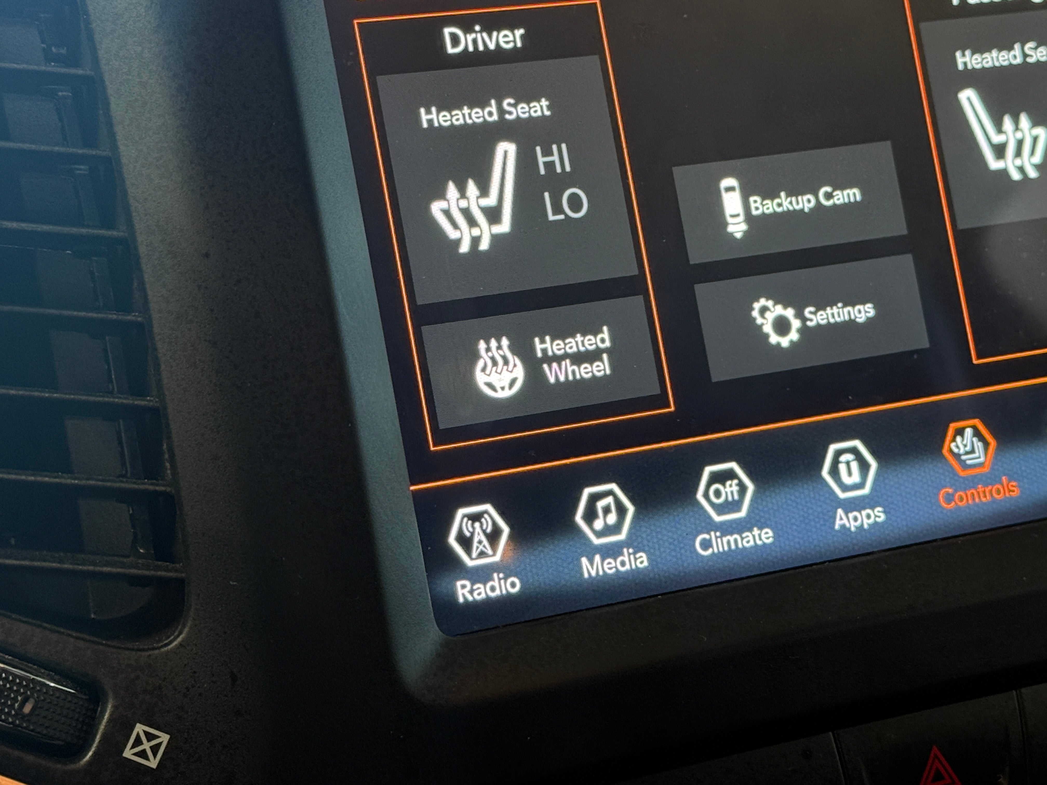2022 Jeep Cherokee Latitude Lux - Photo 17