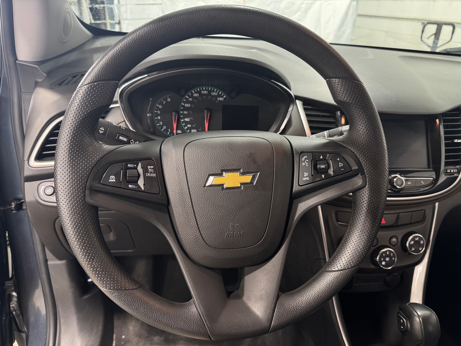 Thumbnail: 2022 Chevrolet Trax - 5