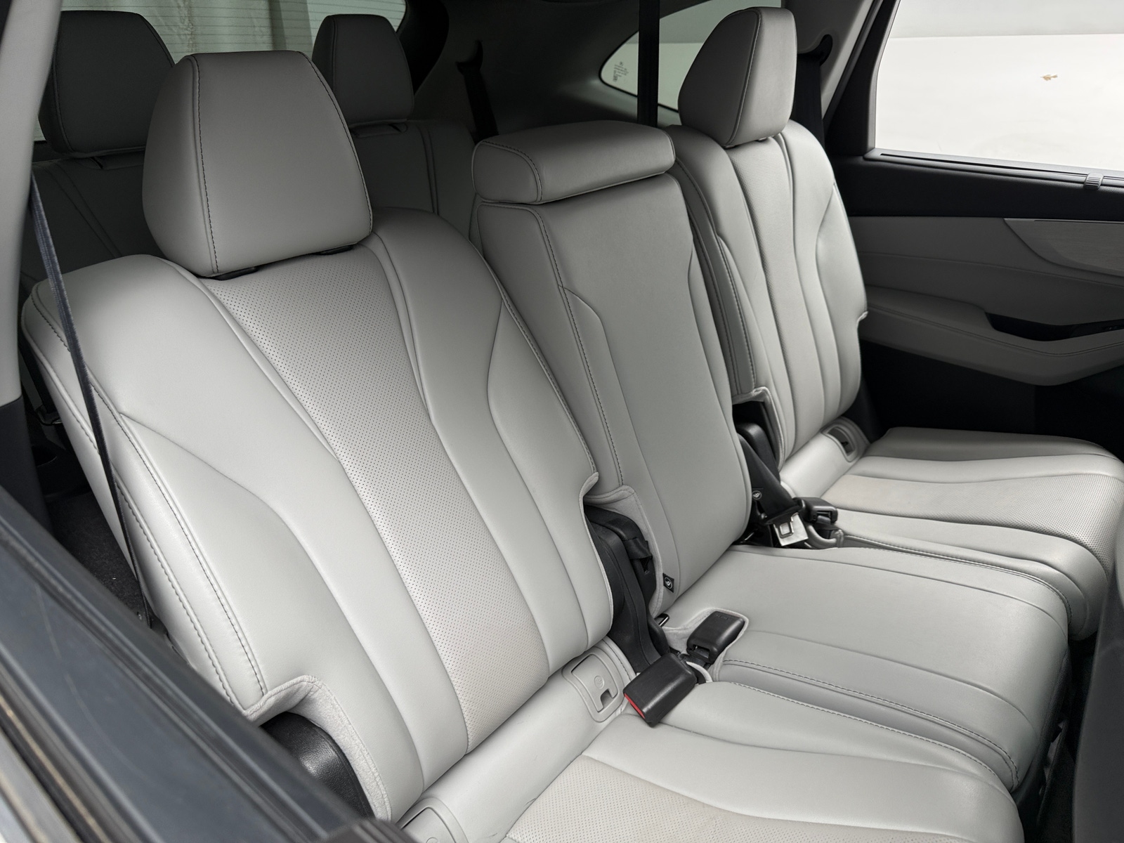 Thumbnail: 2023 Acura MDX - 5