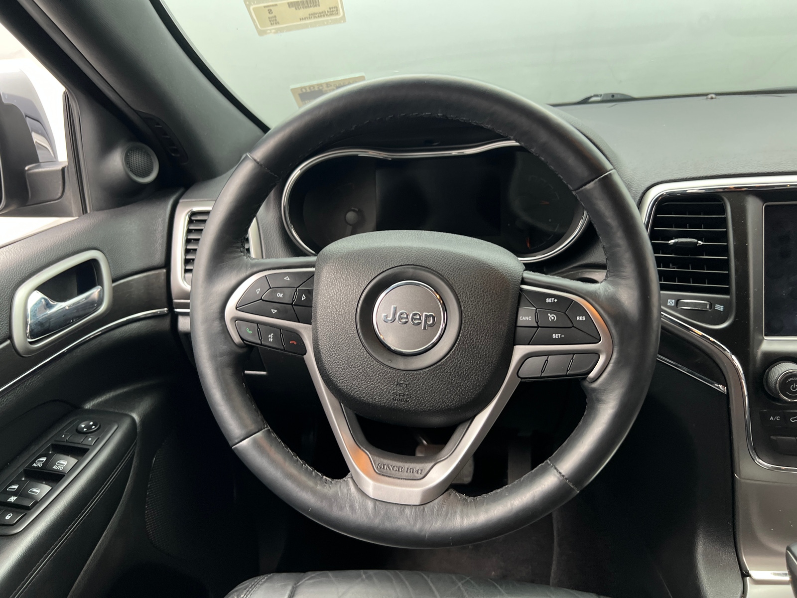 Thumbnail: 2018 Jeep Grand Cherokee - 4
