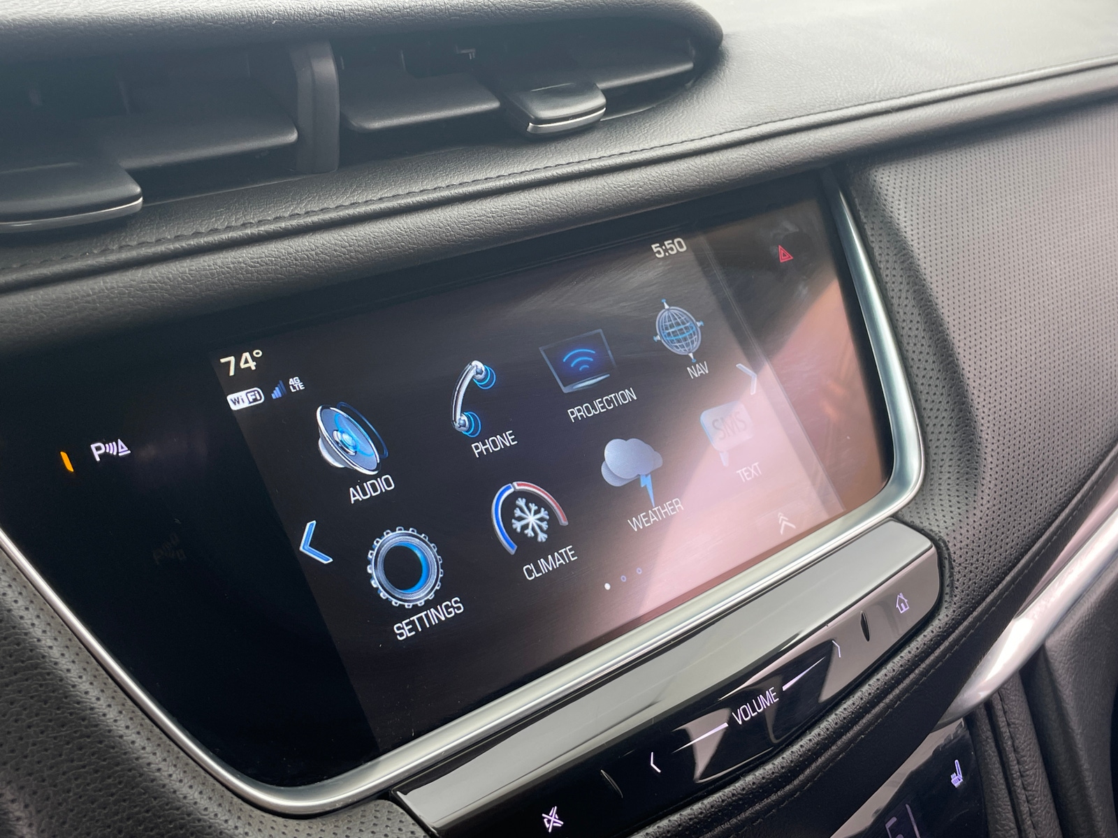 Thumbnail: 2018 Cadillac XT5 - 3