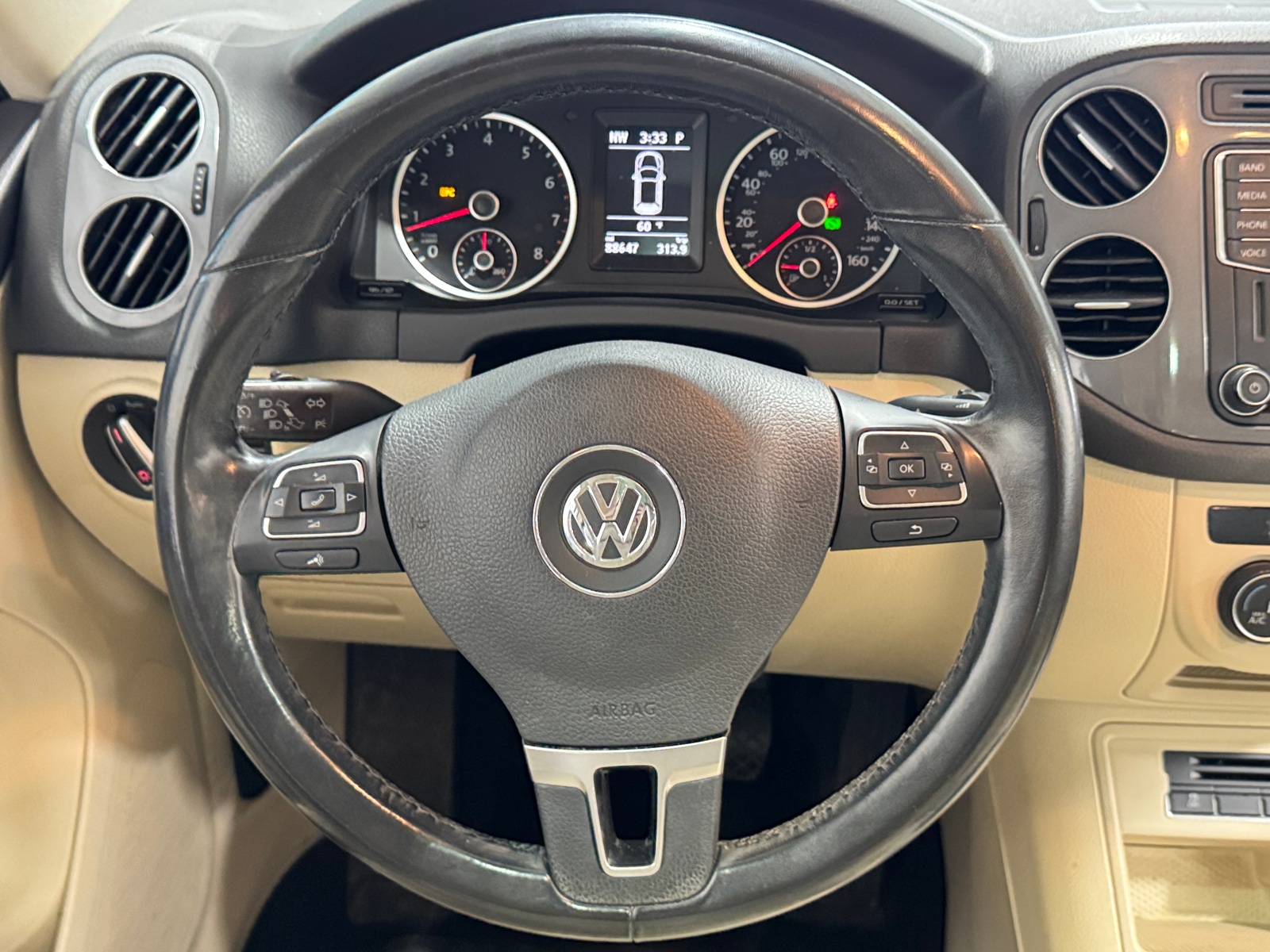 Thumbnail: 2017 Volkswagen Tiguan - 4