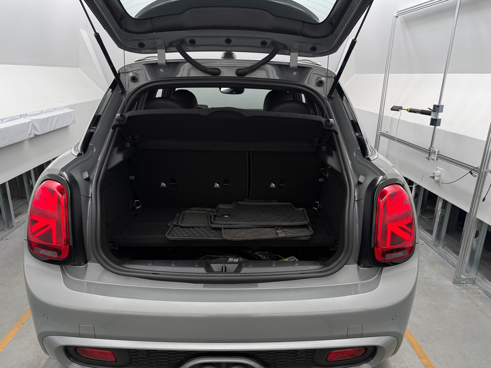 Thumbnail: 2020 MINI Cooper Hardtop - 6