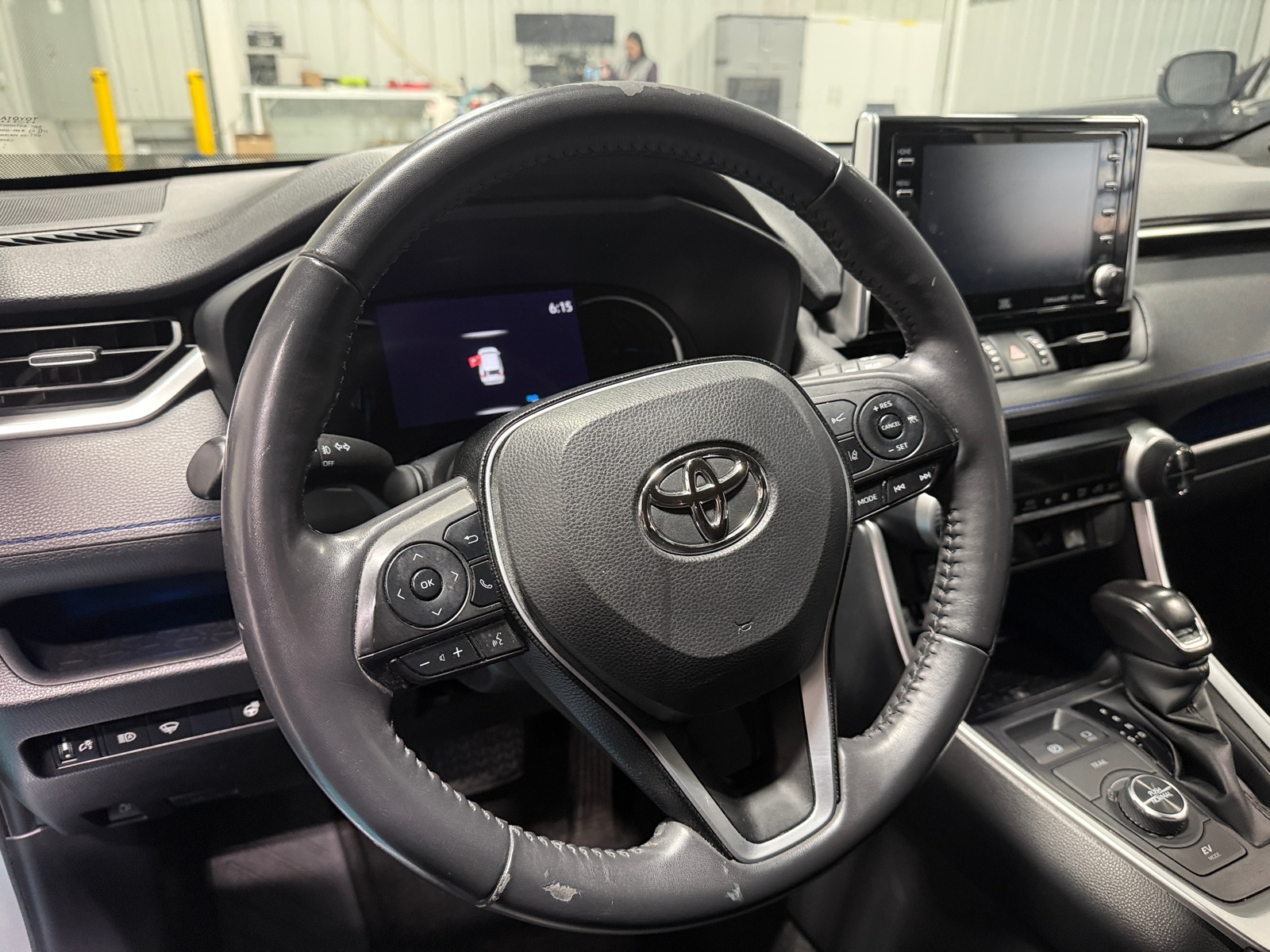 Thumbnail: 2020 Toyota RAV4 - 4