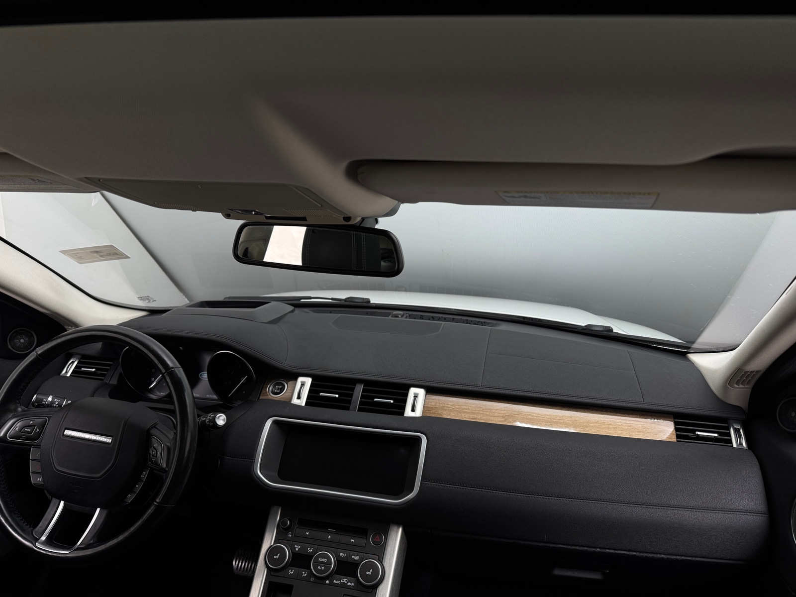 Thumbnail: 2018 Land Rover Range Rover Evoque - 2