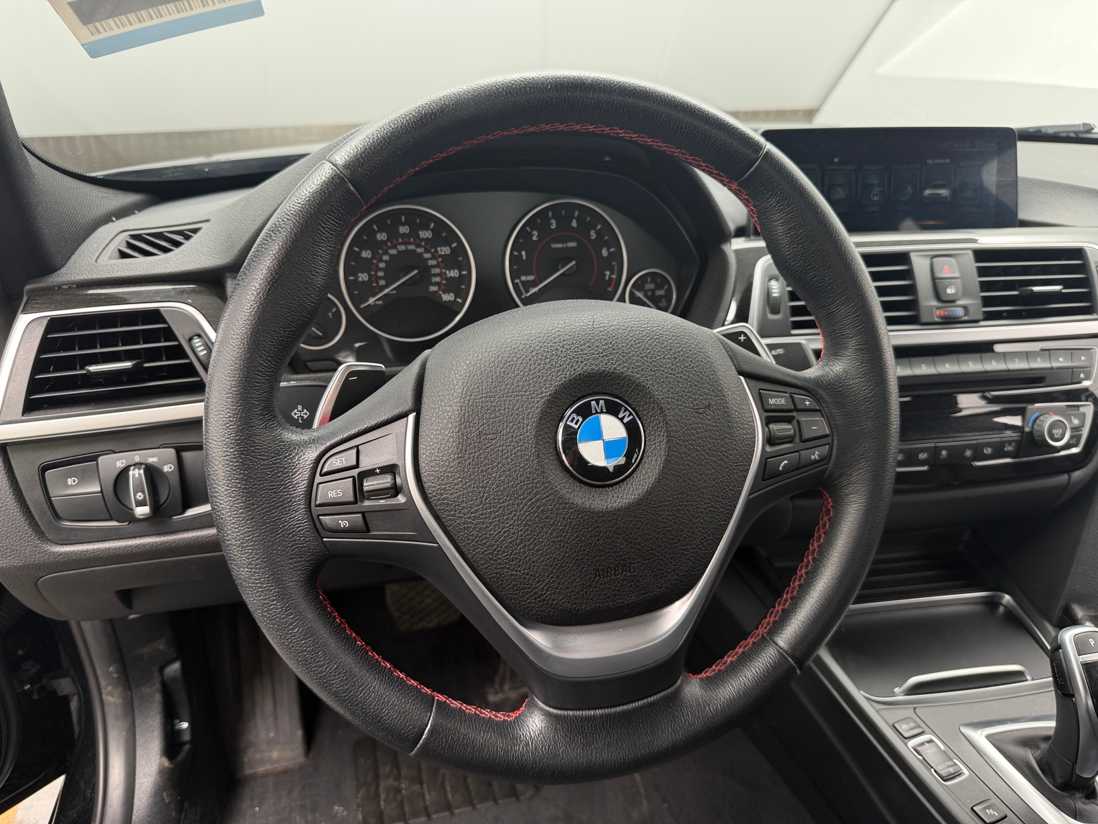 Thumbnail: 2017 BMW 3 Series - 4