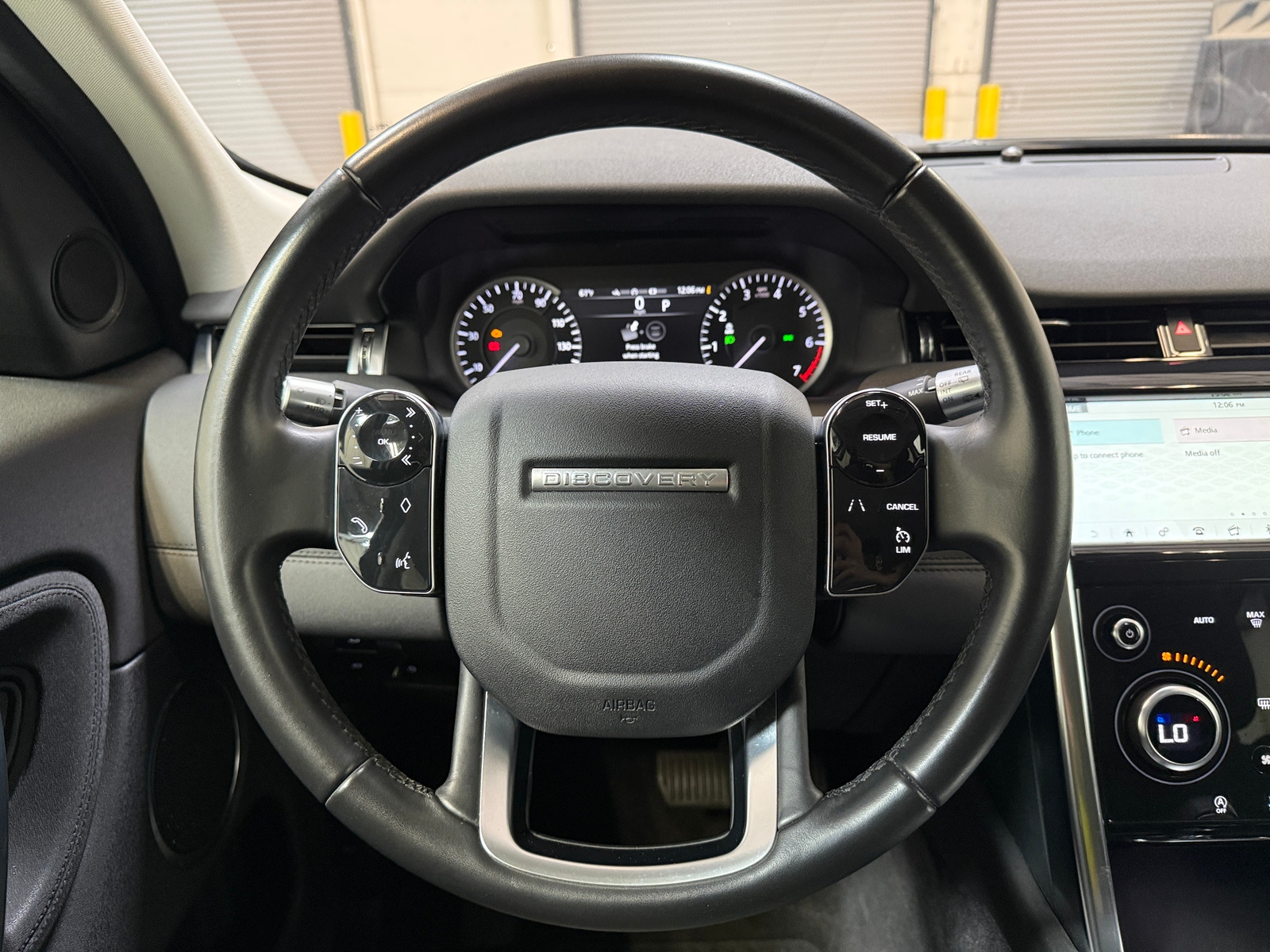 Thumbnail: 2020 Land Rover Discovery Sport - 5
