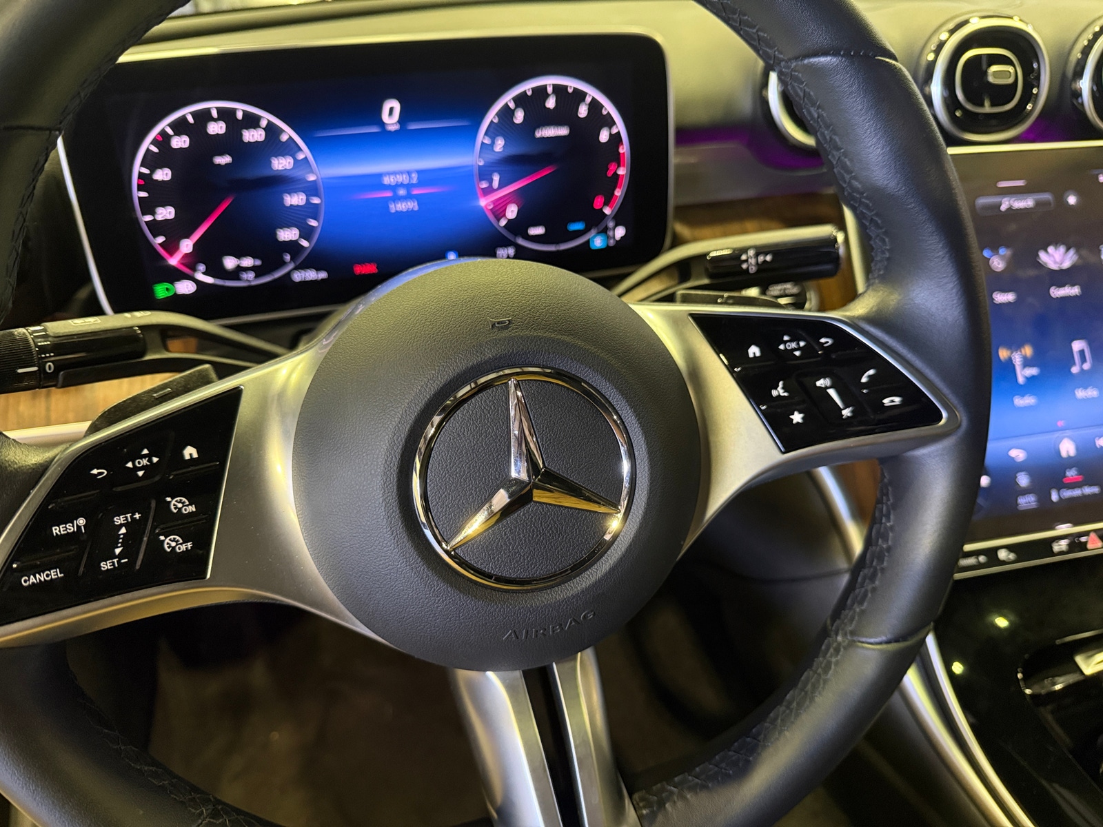 Thumbnail: 2024 Mercedes-Benz C-Class - 4