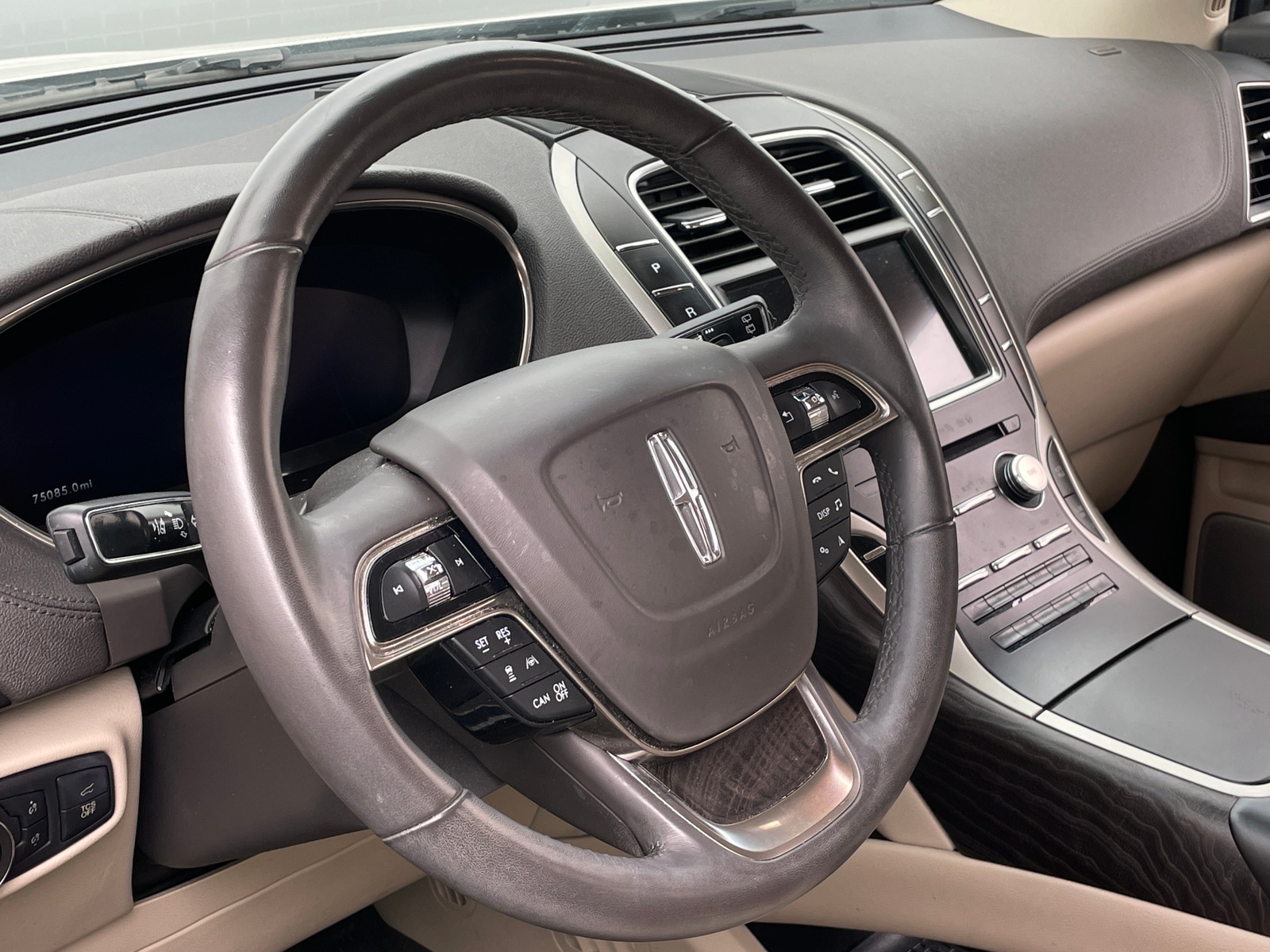 Thumbnail: 2019 Lincoln Nautilus - 4