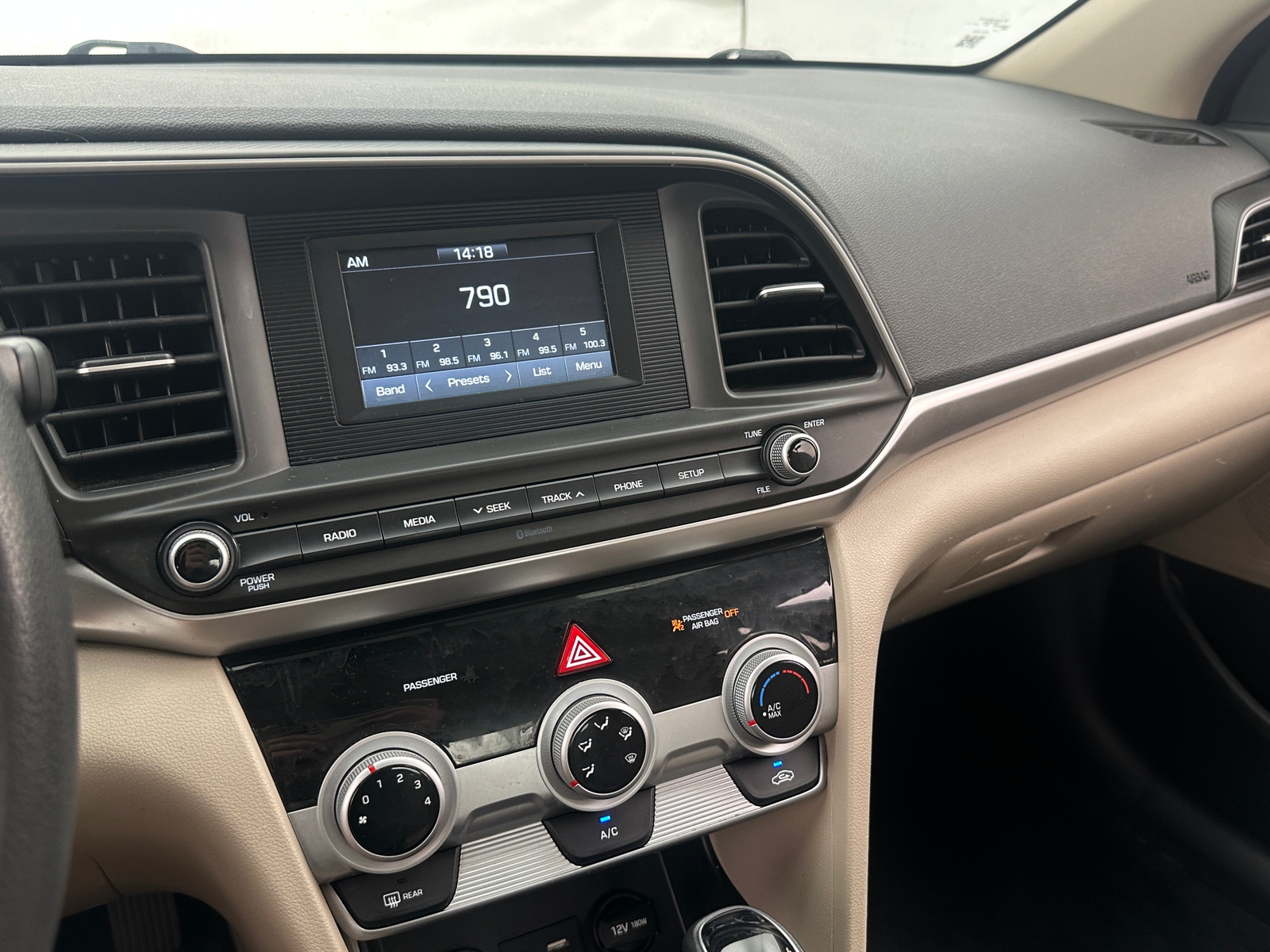 Thumbnail: 2019 Hyundai Elantra - 4