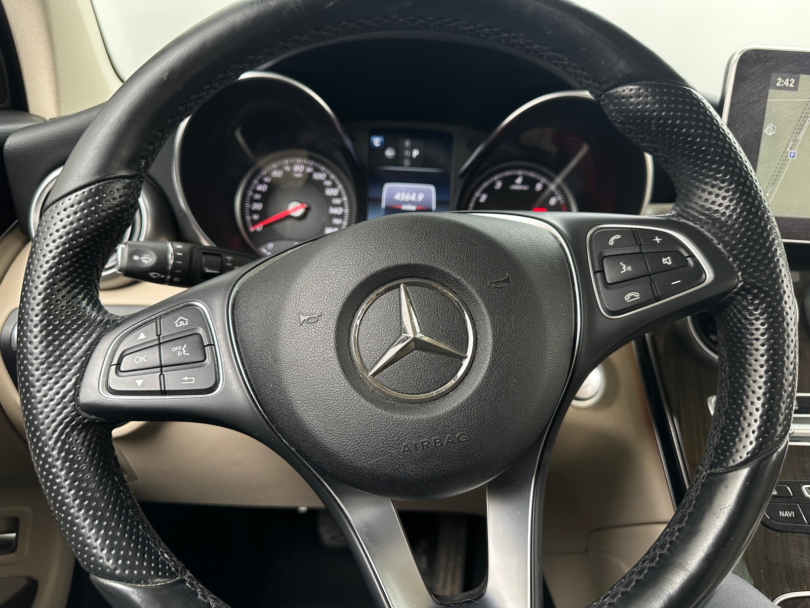 Thumbnail: 2017 Mercedes-Benz GLC - 4