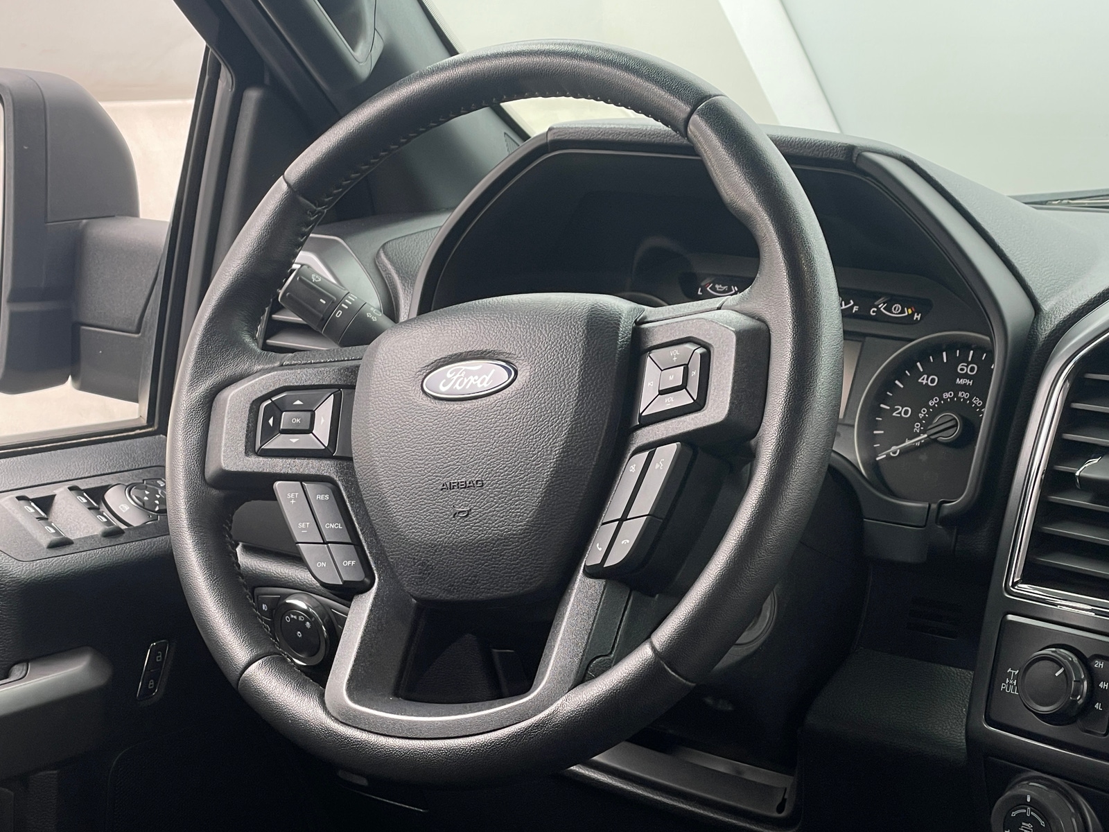 Thumbnail: 2020 Ford Econoline - 5