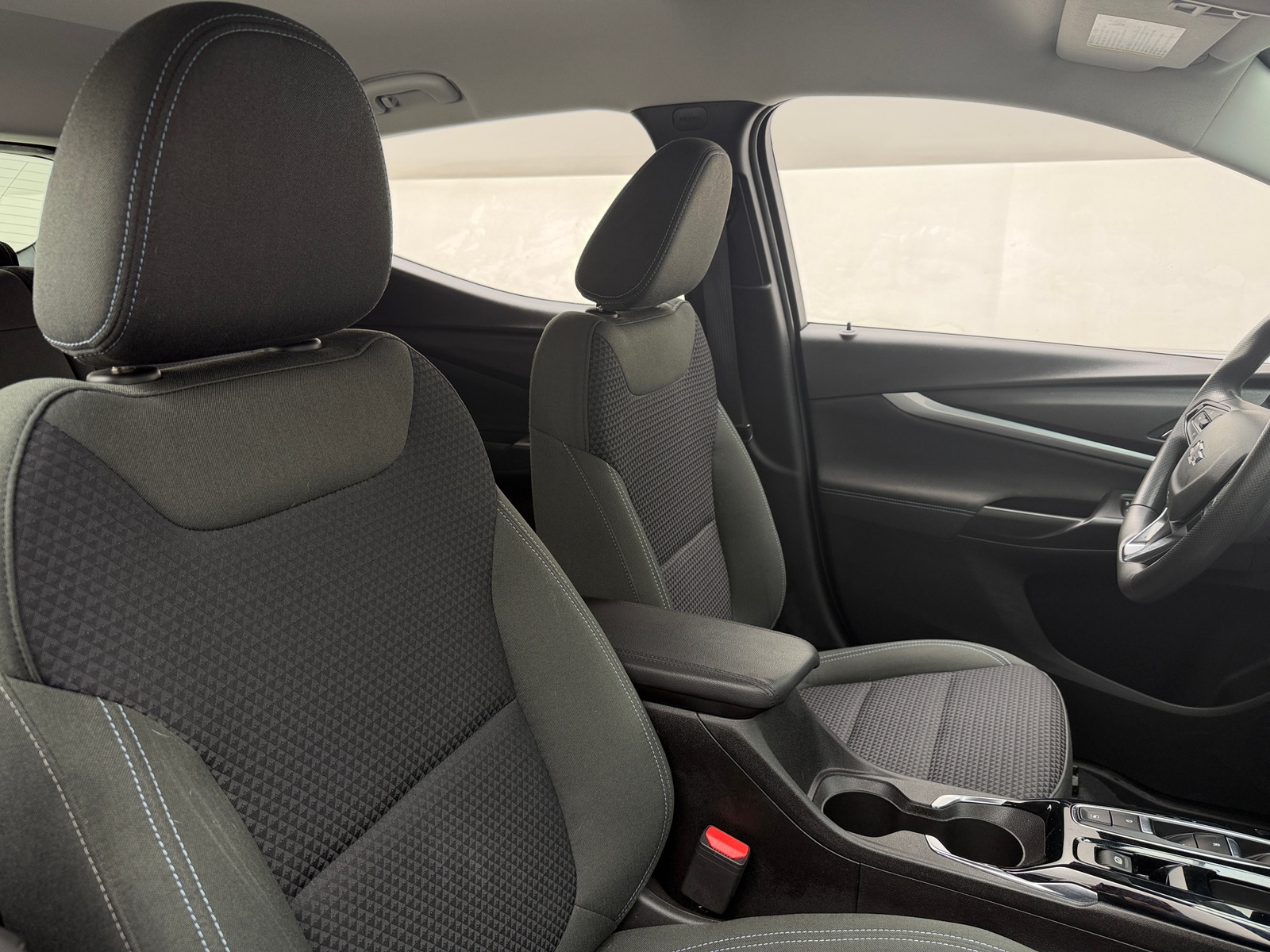 Thumbnail: 2023 Chevrolet Bolt EUV - 2